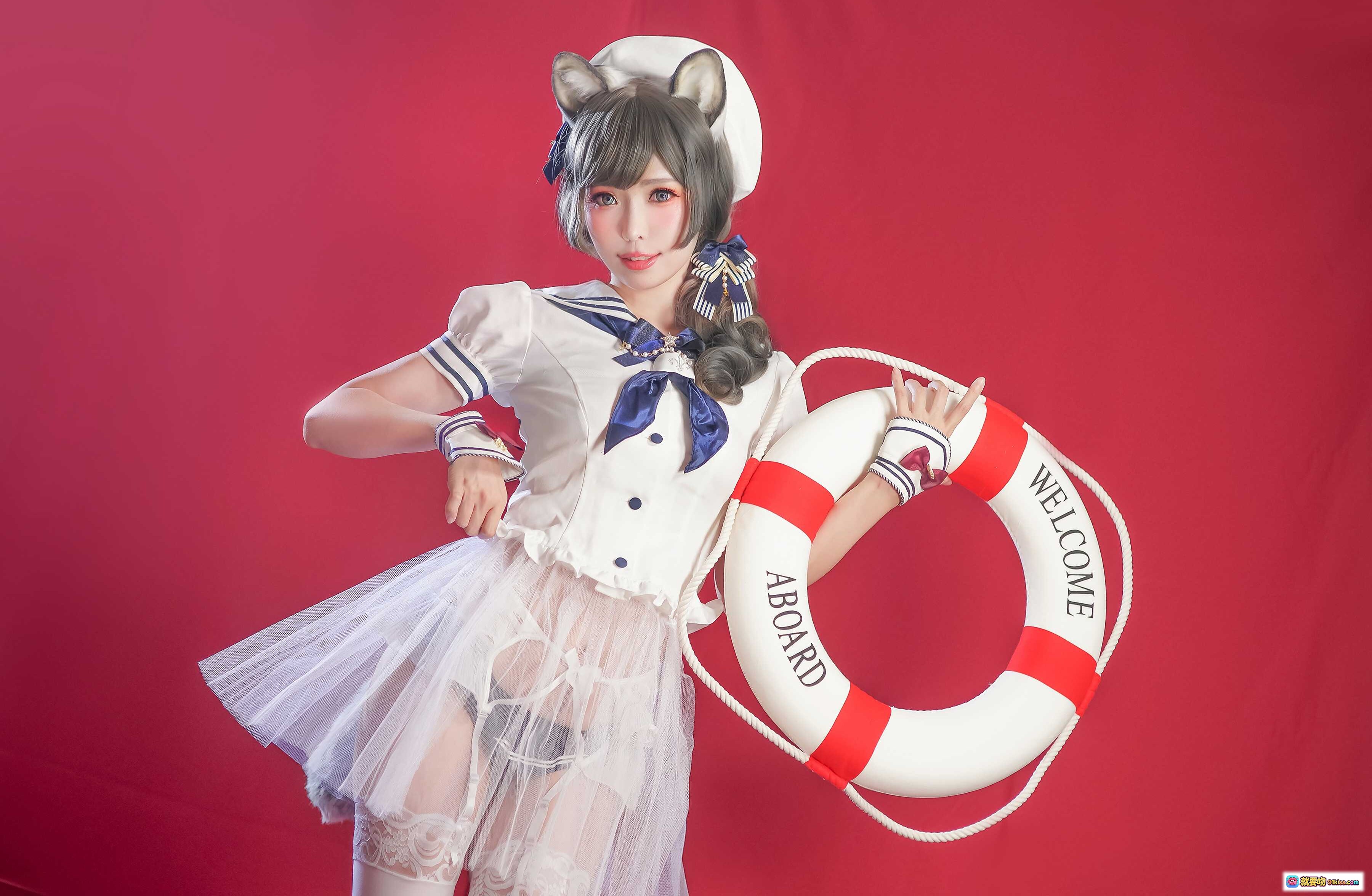 图片[5] - ElyEE子 NO.048 猫耳女仆装Cosplay 白色蕾丝裙+蓝蝴蝶结+VBR07船桨道具 红背景写真美图 - 就要吻