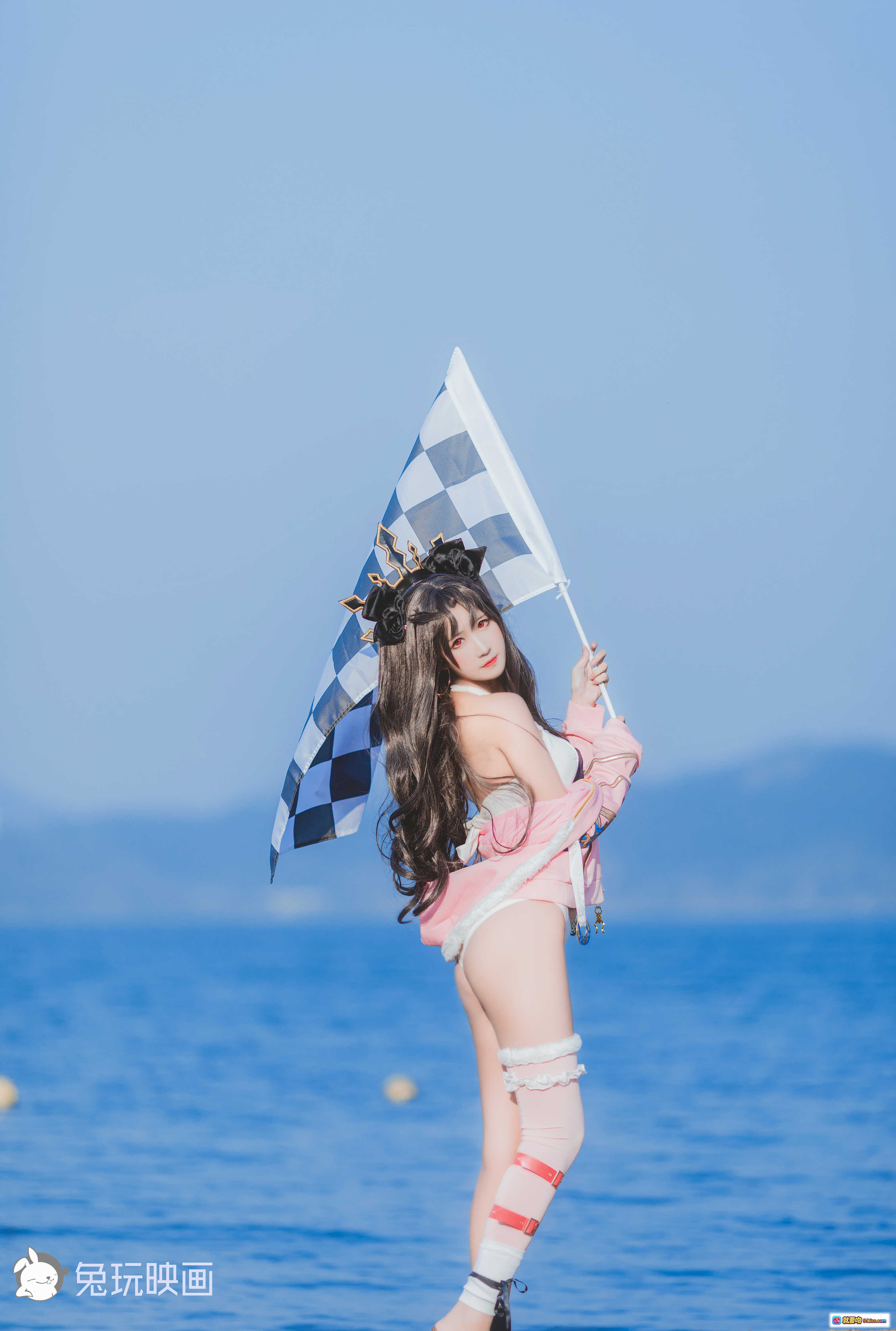 图片[4] - 三度_69 NO.011 泳装凛 Cosplay 美女手持方格旗 海边写真 42P高清图集 - 就要吻