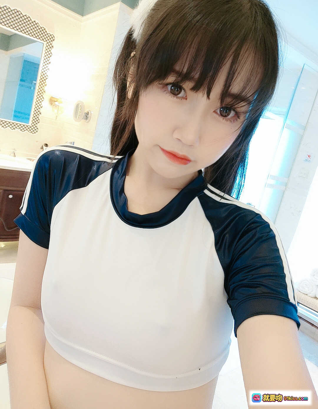 图片[4] - 不呆猫NO.019三亚泳衣写真｜蓝色镂空连体泳衣+白色长袜｜泳池边性感私房照 - 就要吻