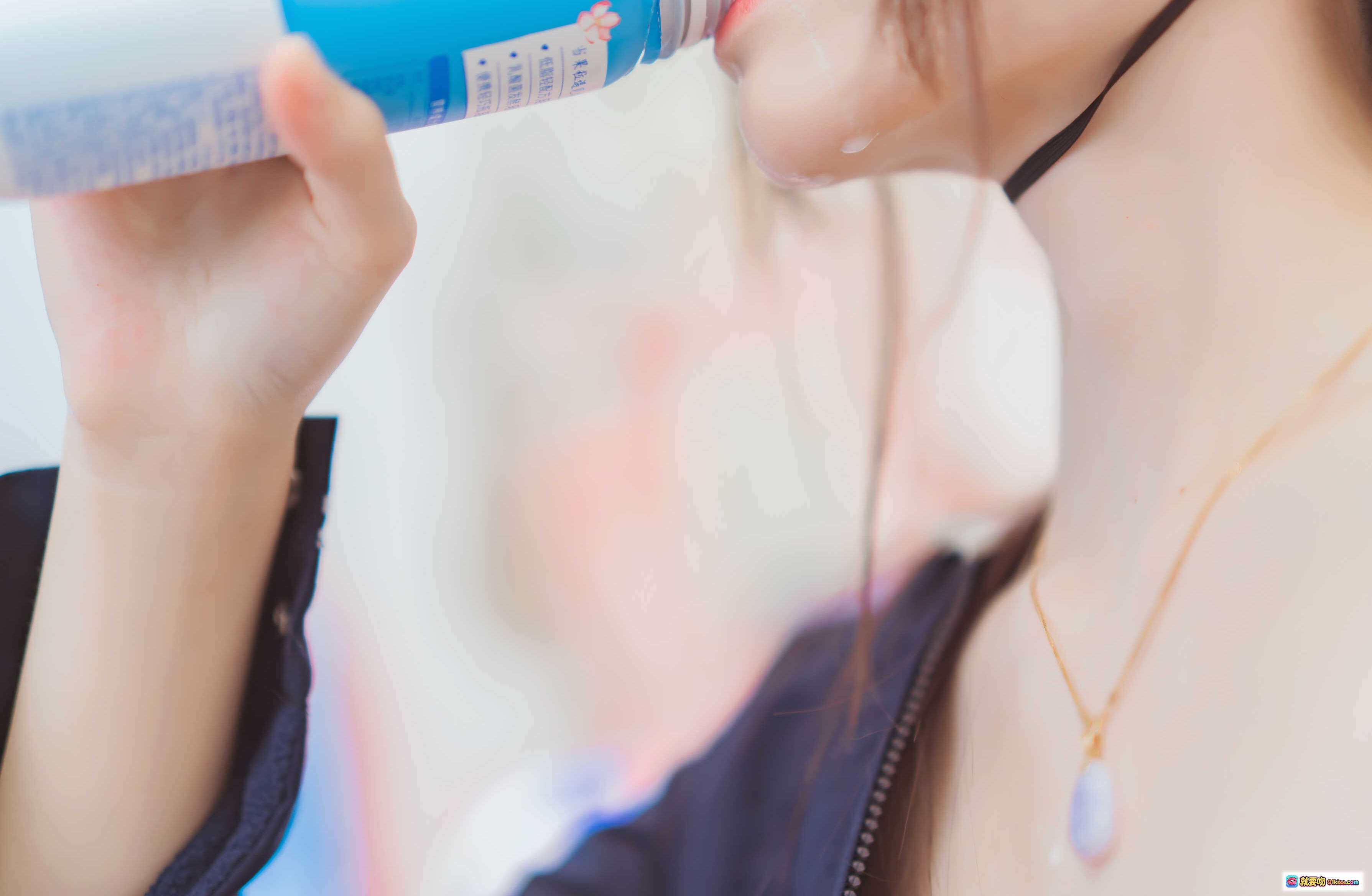 图片[2] - 桜桃喵云溪溪奶桃桃写真集95P1.66GB可爱少女黄帽白背心居家风萌系摄影 - 就要吻