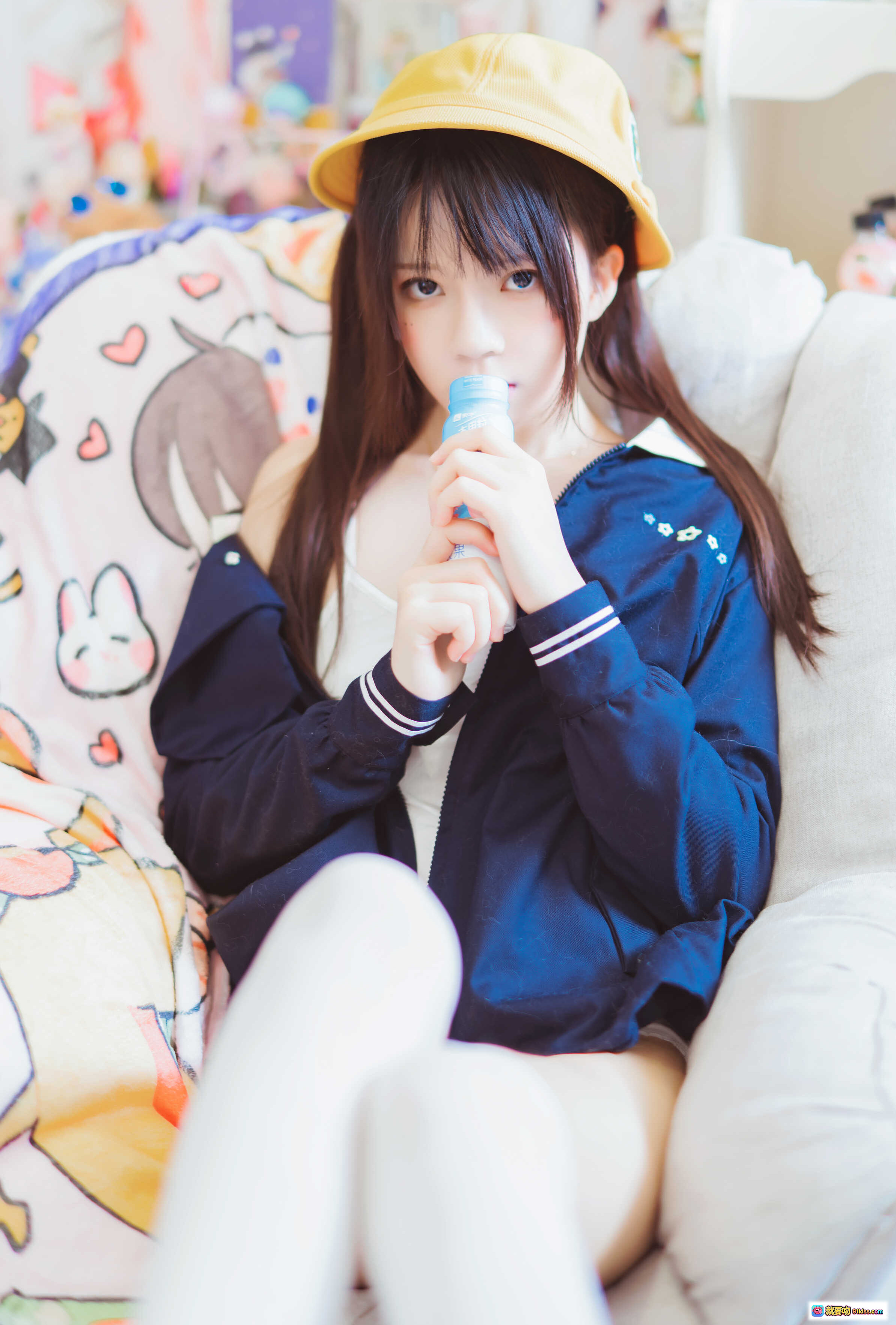 图片[9] - 桜桃喵云溪溪奶桃桃写真集95P1.66GB可爱少女黄帽白背心居家风萌系摄影 - 就要吻