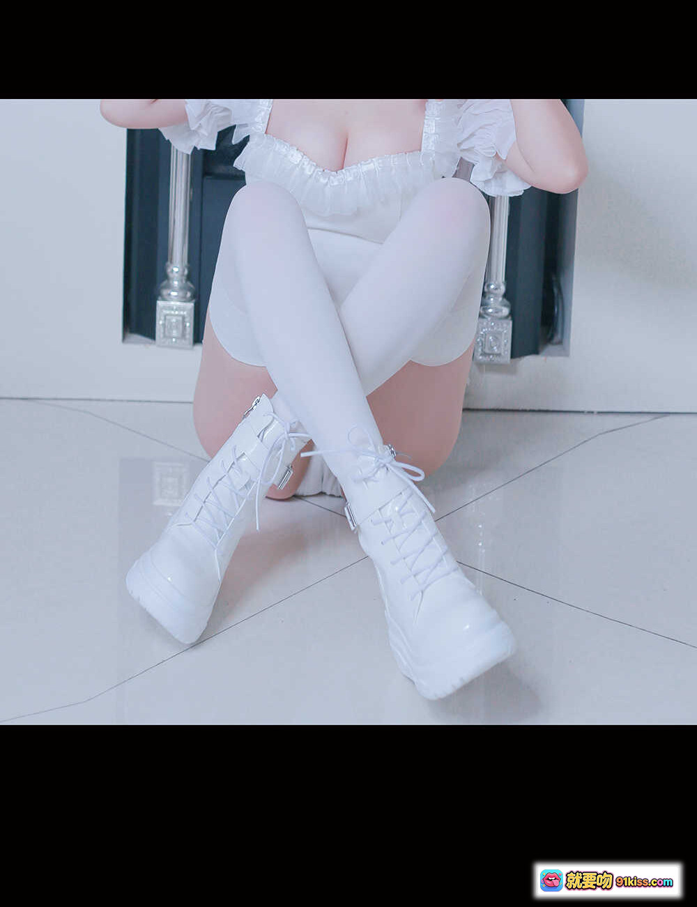 图片[6] - 千夜未来NO.011幽灵姬Cosplay写真 白发皇冠少女 白色蕾丝裙+过膝袜+厚底靴 室内壁炉场景 21P高清图集 - 就要吻