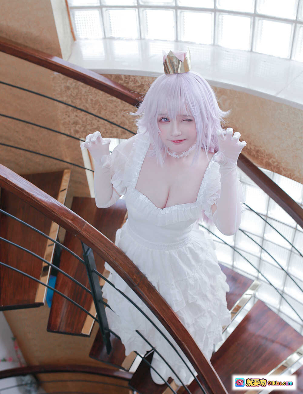 图片[10] - 千夜未来NO.011幽灵姬Cosplay写真 白发皇冠少女 白色蕾丝裙+过膝袜+厚底靴 室内壁炉场景 21P高清图集 - 就要吻