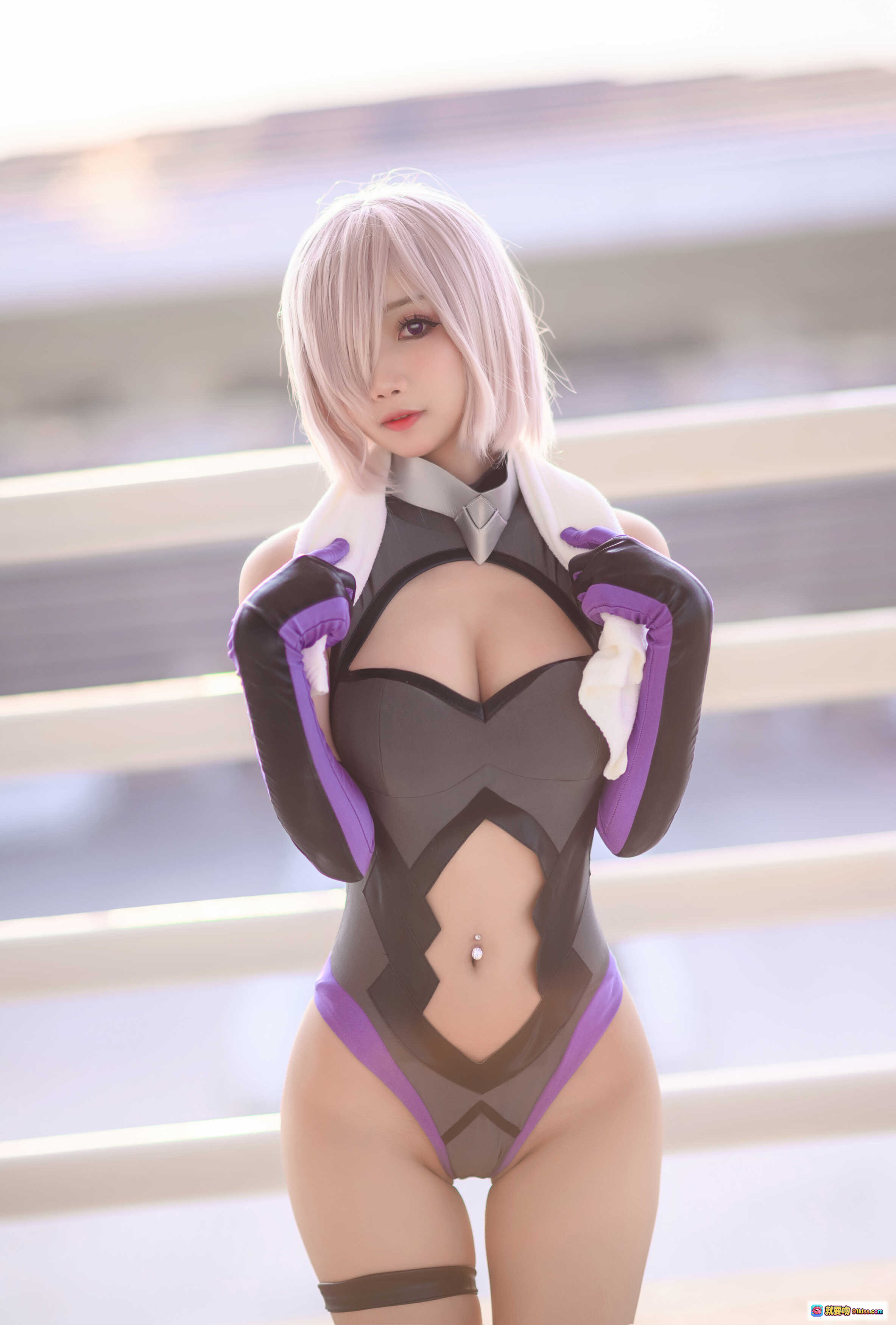 图片[9] - 鬼畜瑶NO.020玛修·基列莱特Cosplay写真 紫发紫手套黑紫紧身衣跪姿美腿高跟靴户外拍摄 - 就要吻