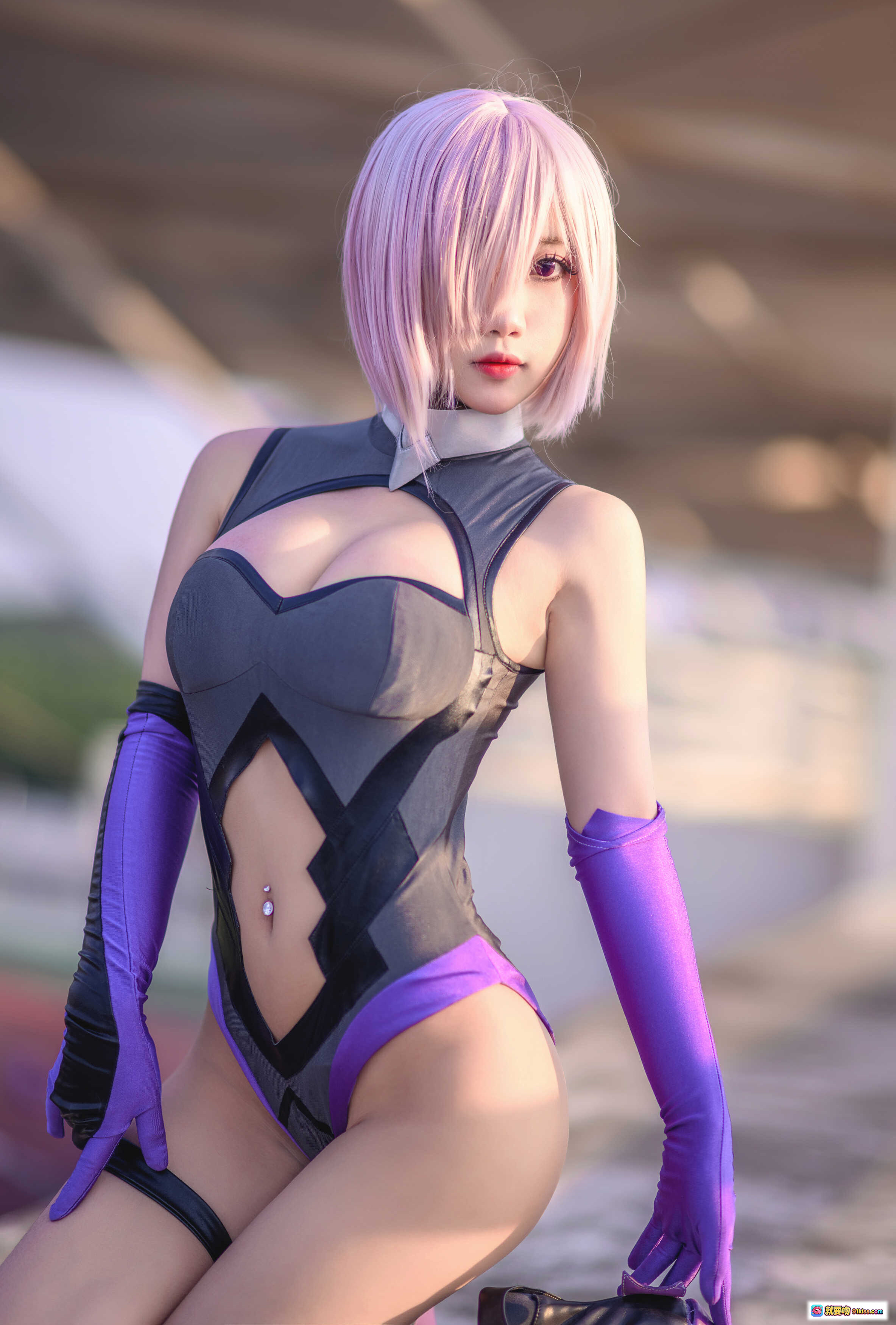图片[2] - 鬼畜瑶NO.020玛修·基列莱特Cosplay写真 紫发紫手套黑紫紧身衣跪姿美腿高跟靴户外拍摄 - 就要吻