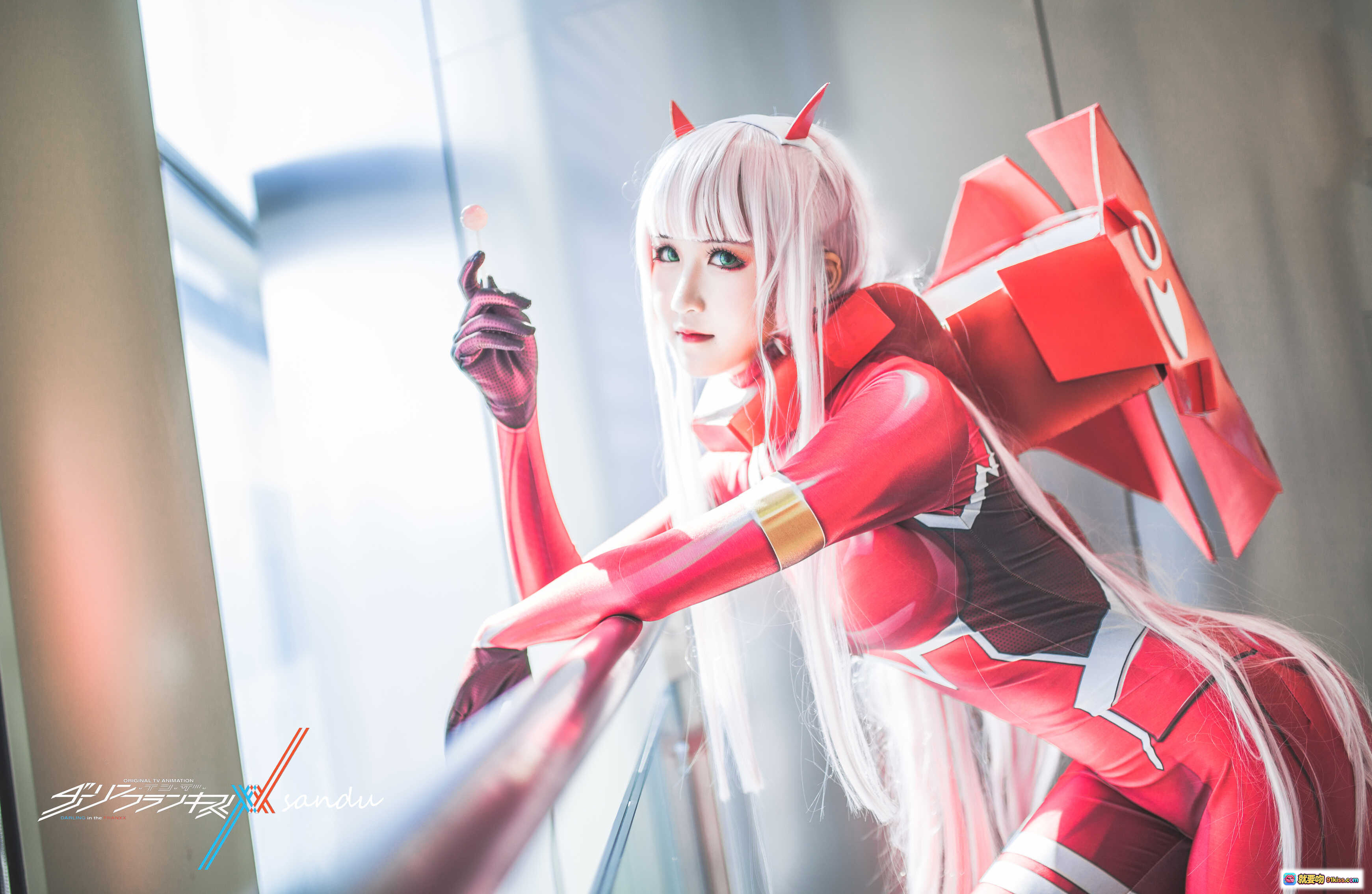 图片[2] - 三度_69 NO.016 比翼之吻 Cosplay 粉发红装恶魔角机甲少女 16P高清写真集 - 就要吻