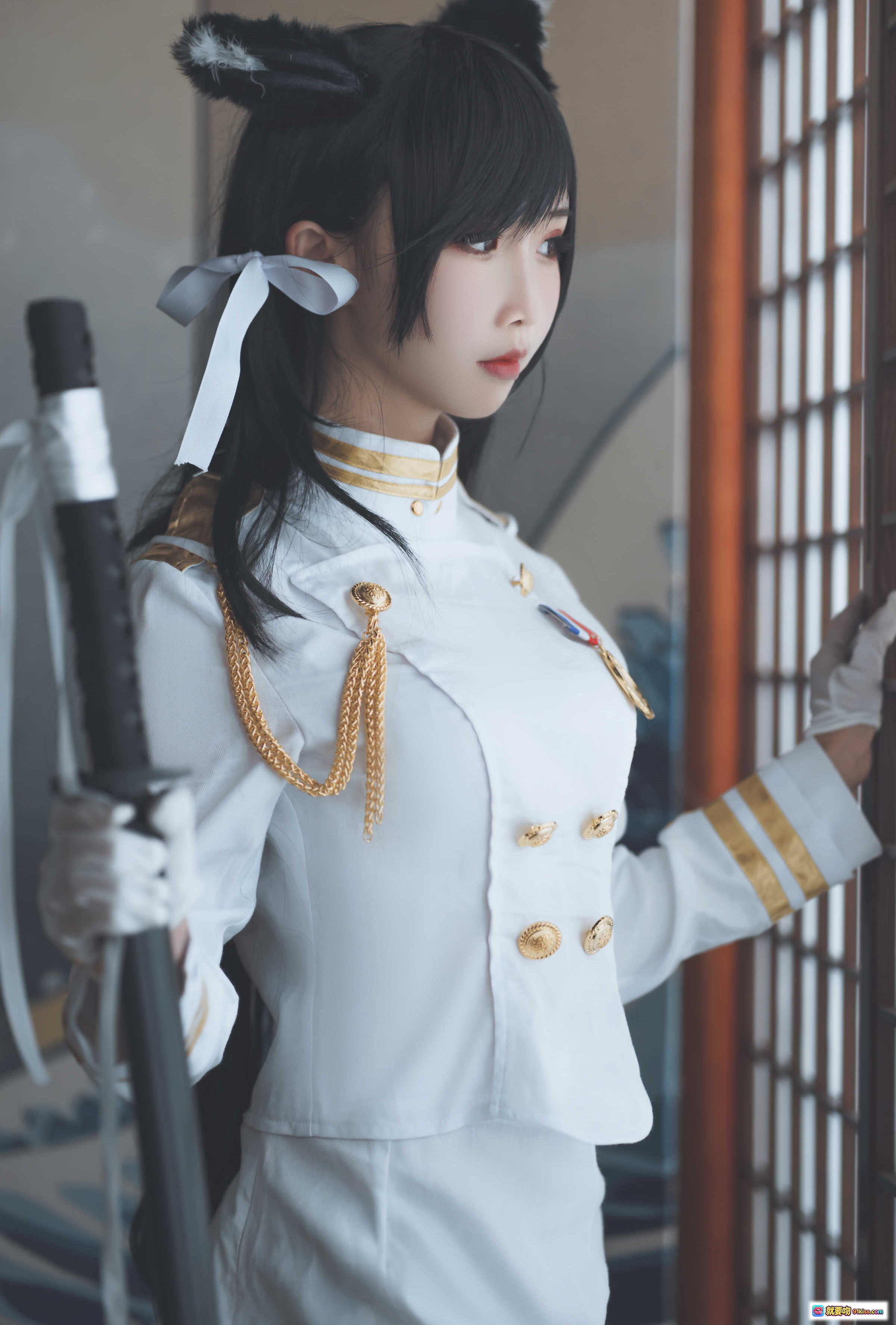 图片[6] - 面饼仙儿NO.027爱宕原皮Cosplay写真 | 白色军装+猫耳+黑丝蕾丝袜+高跟鞋 | 日式拉门背景优雅摆拍 - 就要吻