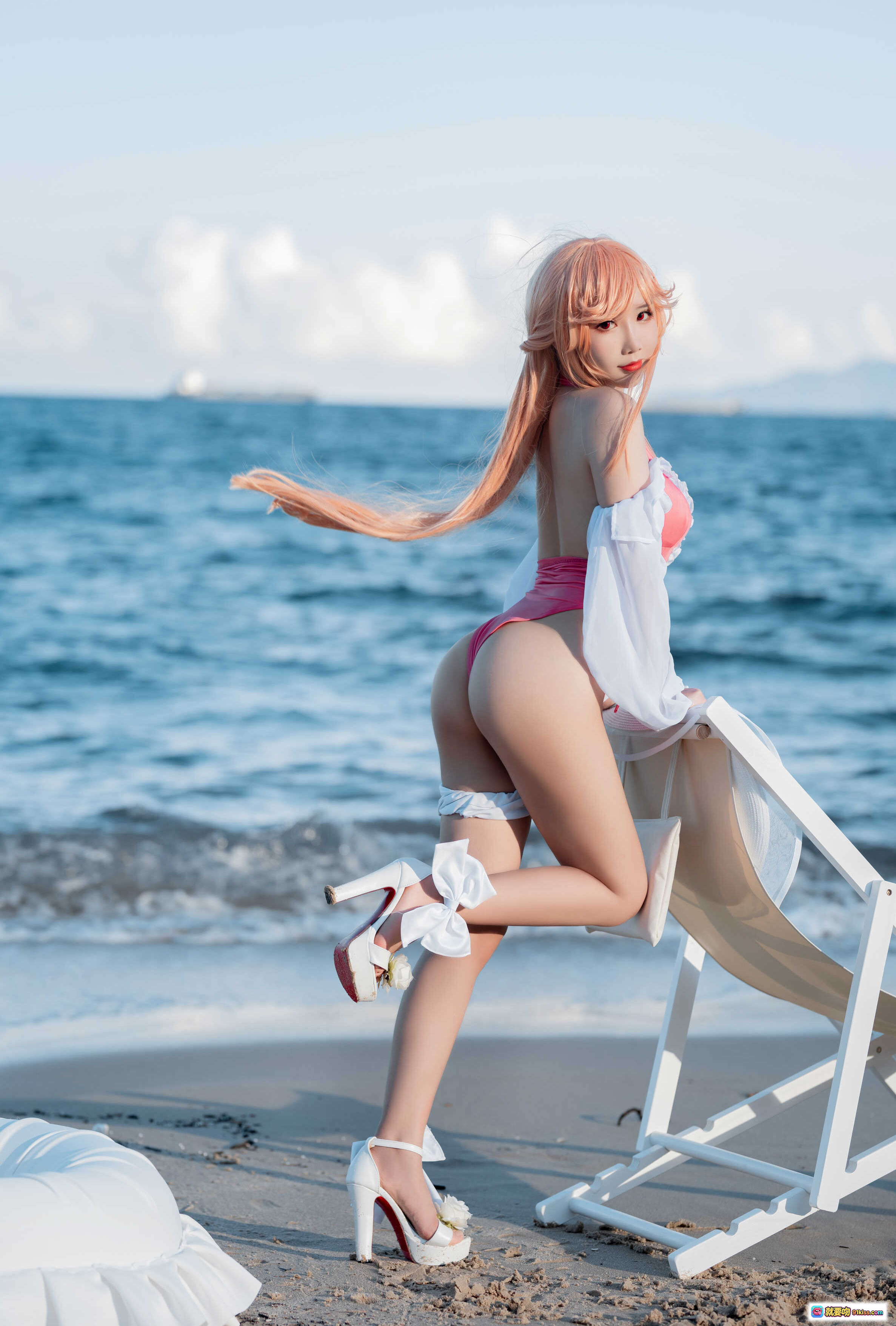 图片[6] - 面饼仙儿NO.084黎塞留海滩写真｜粉色泳衣+白色宽檐帽+条纹遮阳伞+沙滩躺椅+蕾丝边饰+高跟凉鞋+海边度假风 - 就要吻