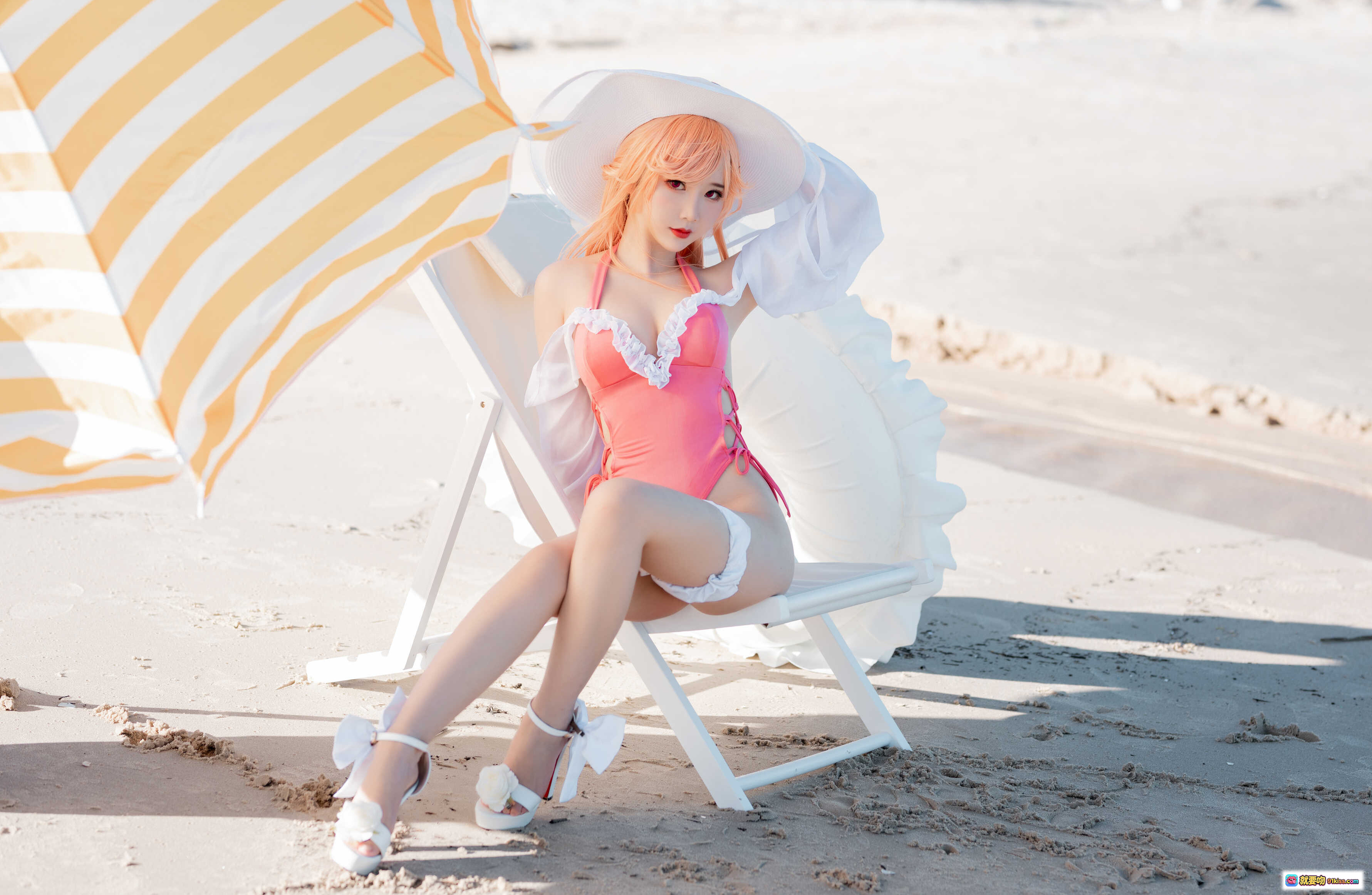 图片[3] - 面饼仙儿NO.084黎塞留海滩写真｜粉色泳衣+白色宽檐帽+条纹遮阳伞+沙滩躺椅+蕾丝边饰+高跟凉鞋+海边度假风 - 就要吻