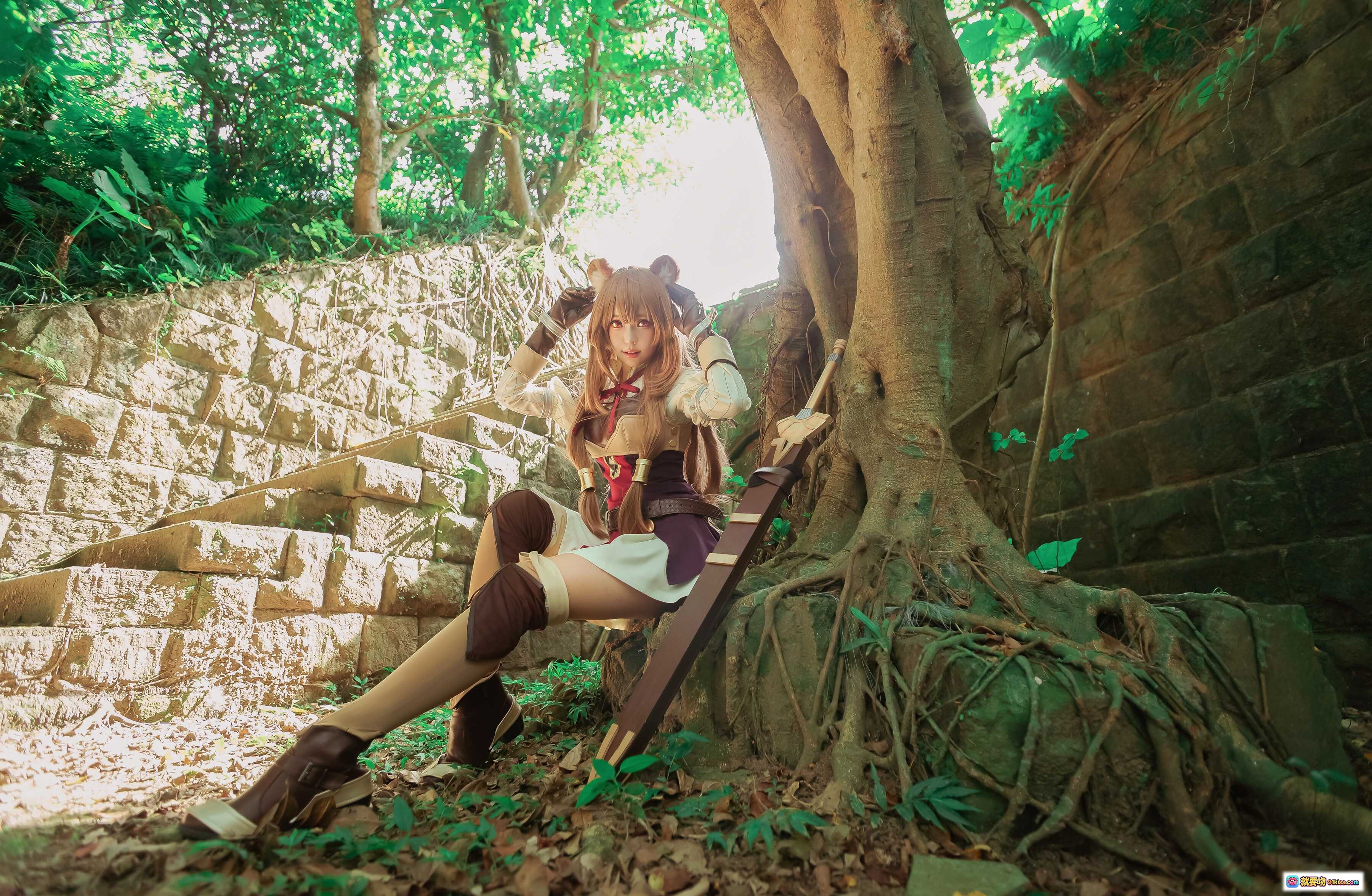 图片[3] - ElyEE子NO.052狐狸耳少女Cosplay持剑森林写真｜可爱兽耳+蓬松尾巴+紫色短裙+户外自然光人像 - 就要吻