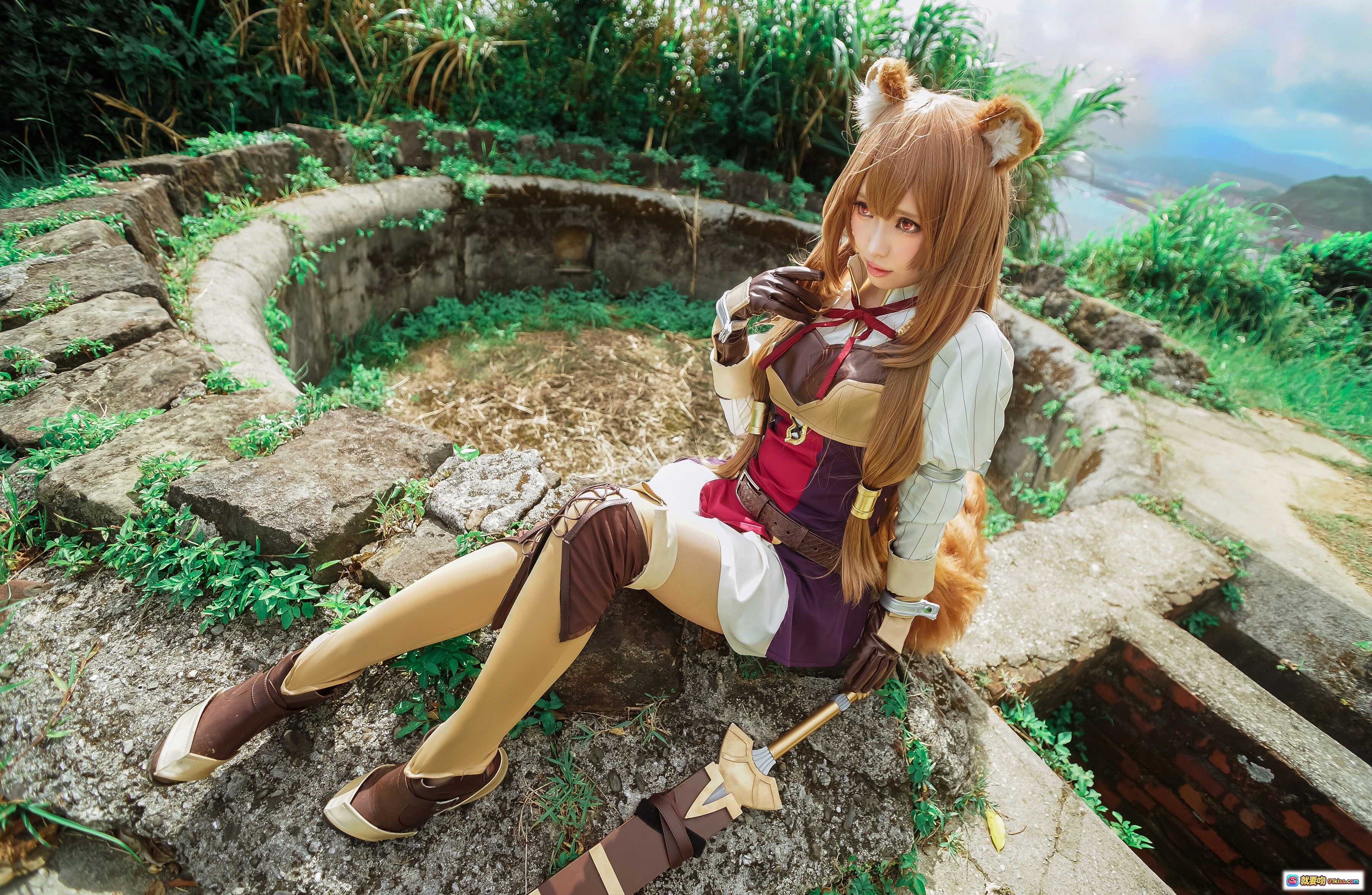 图片[5] - ElyEE子NO.052狐狸耳少女Cosplay持剑森林写真｜可爱兽耳+蓬松尾巴+紫色短裙+户外自然光人像 - 就要吻