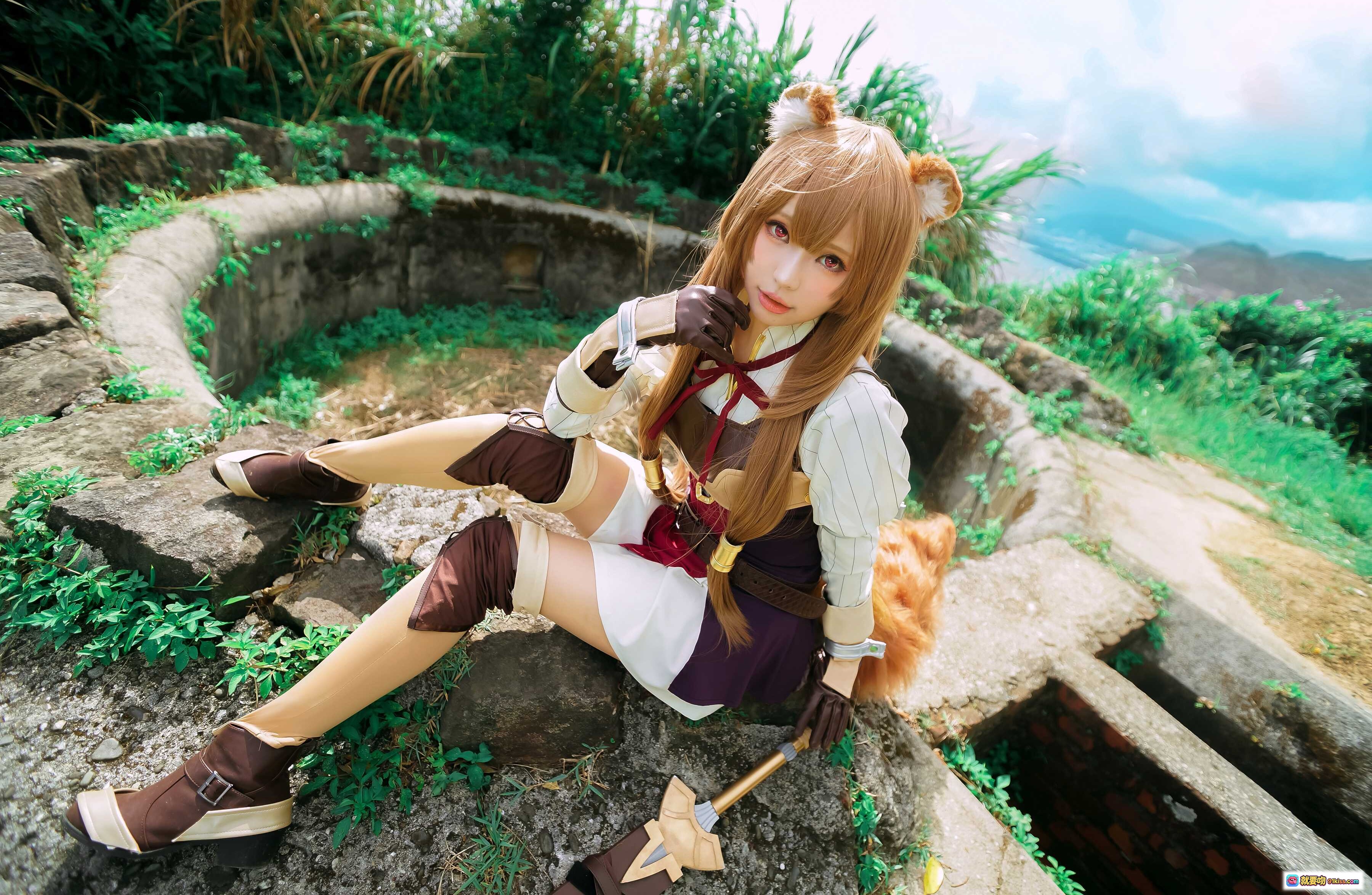 图片[4] - ElyEE子NO.052狐狸耳少女Cosplay持剑森林写真｜可爱兽耳+蓬松尾巴+紫色短裙+户外自然光人像 - 就要吻