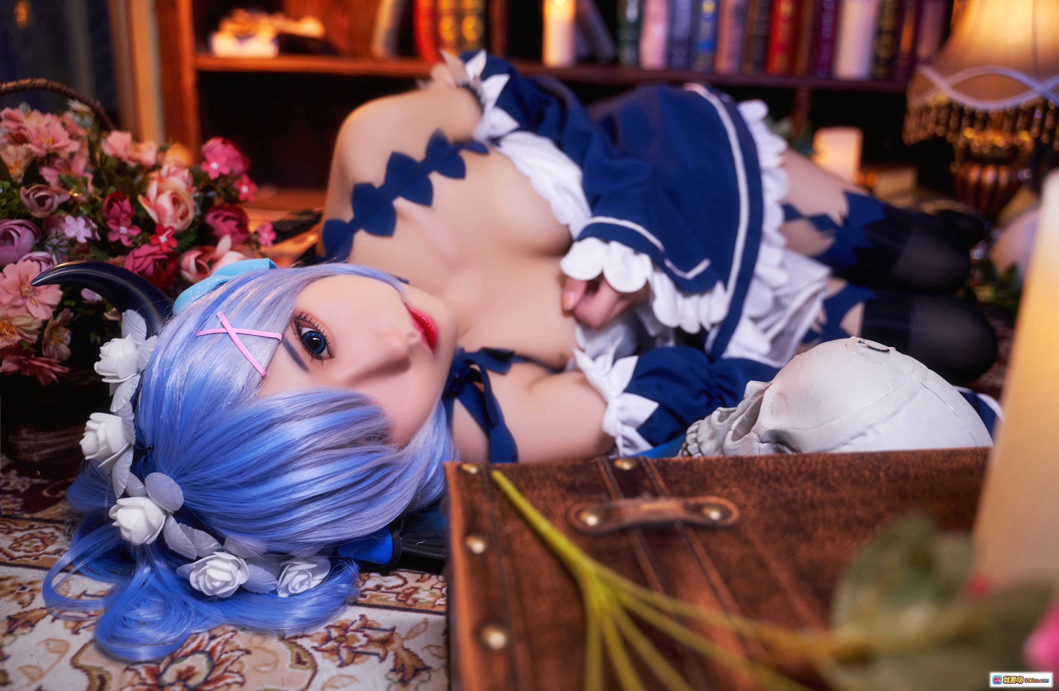 图片[5] - 猫君君_MaoJun NO.010 雷姆小恶魔cosplay 蓝发恶魔角女仆装 书架背景精致写真 23P高清图集 - 就要吻