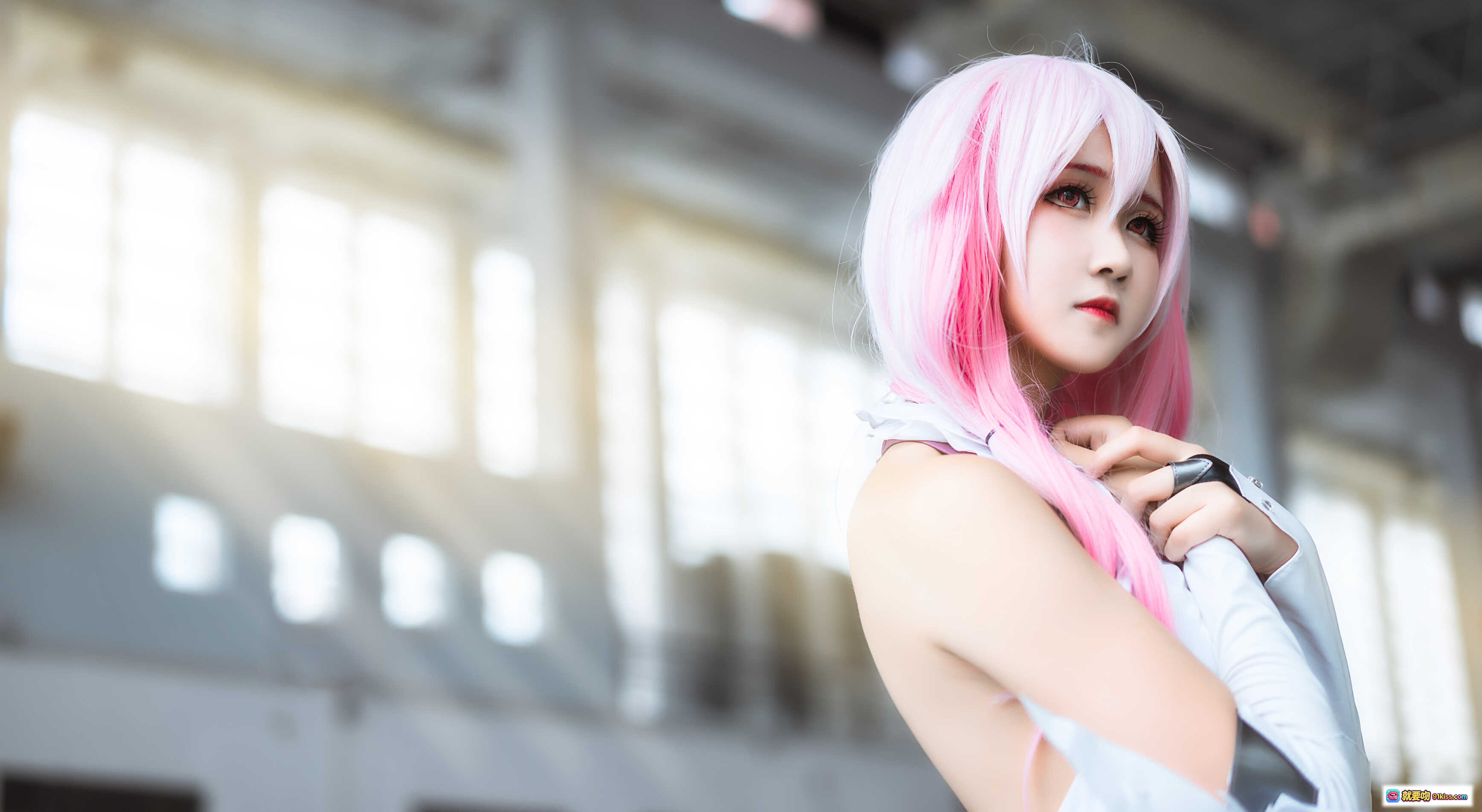 图片[1] - 白丝楪祈Cosplay写真 | 粉发少女工业风场景 | 三度_69 NO.017 精美8P高清图集 - 就要吻