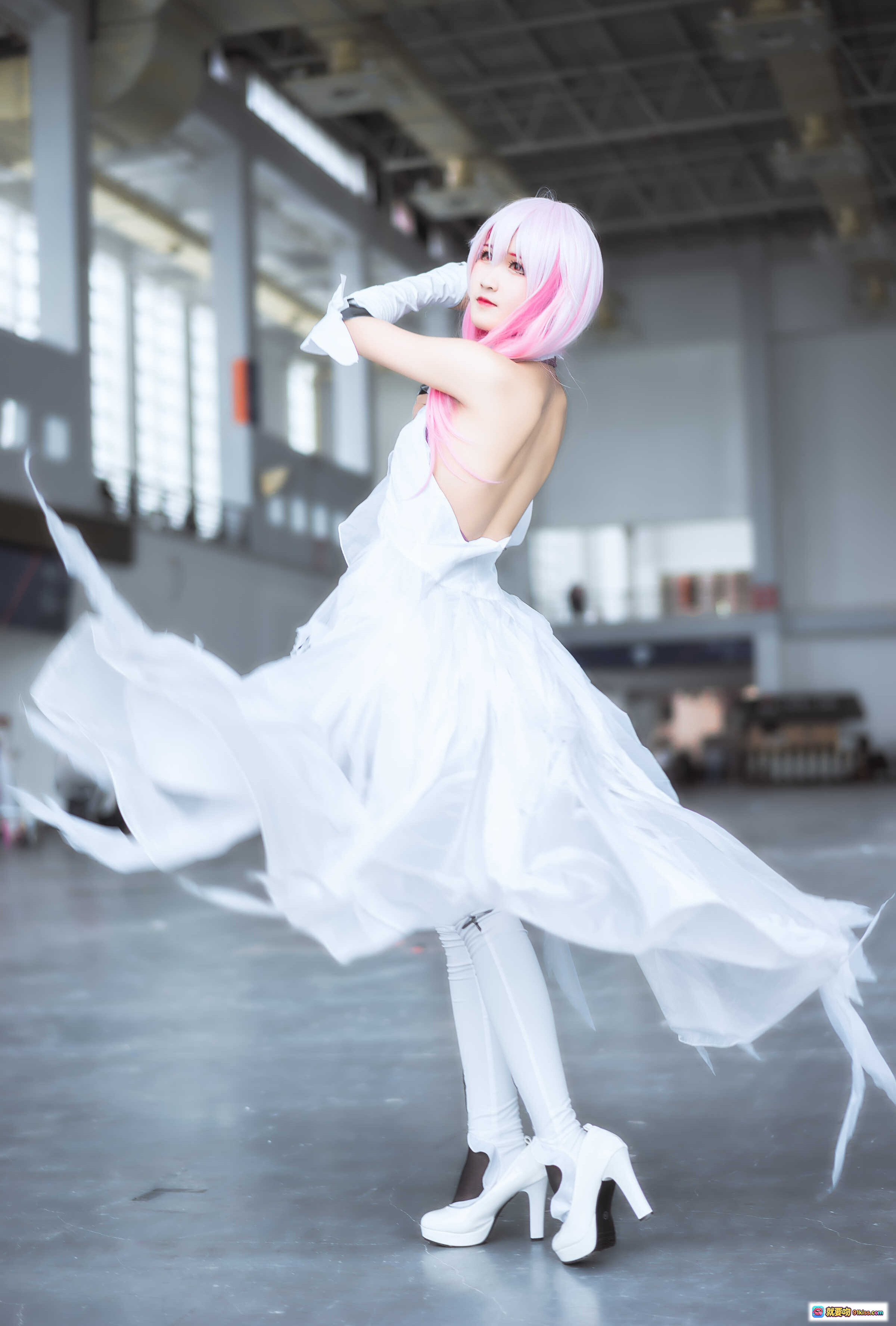 图片[8] - 白丝楪祈Cosplay写真 | 粉发少女工业风场景 | 三度_69 NO.017 精美8P高清图集 - 就要吻