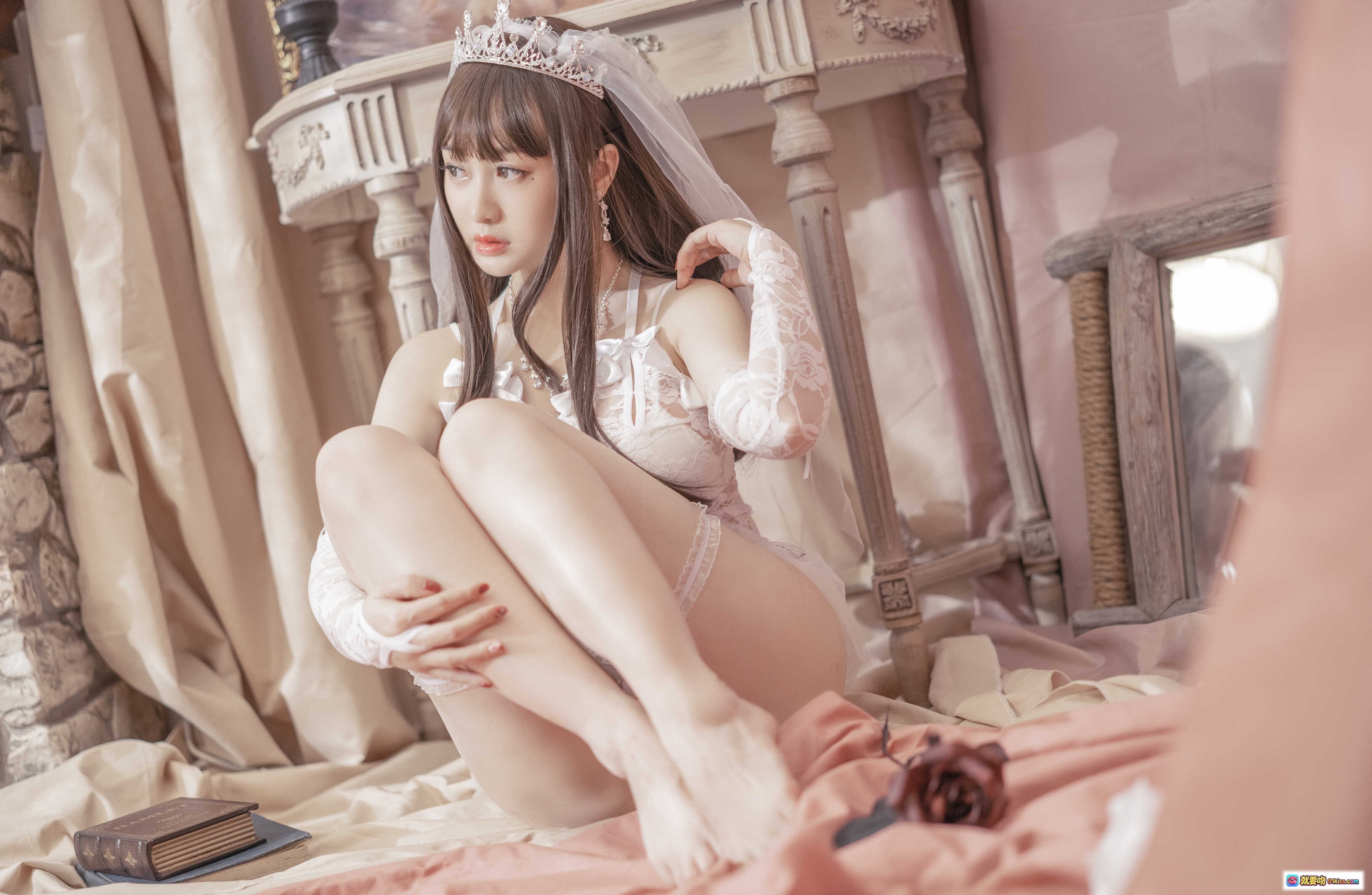 图片[10] - 脱尾巴Mizuki NO.001 尾巴婚纱写真 皇冠头纱少女手持红玫瑰 甜美梦幻洛丽塔风格 30P高清图集 - 就要吻