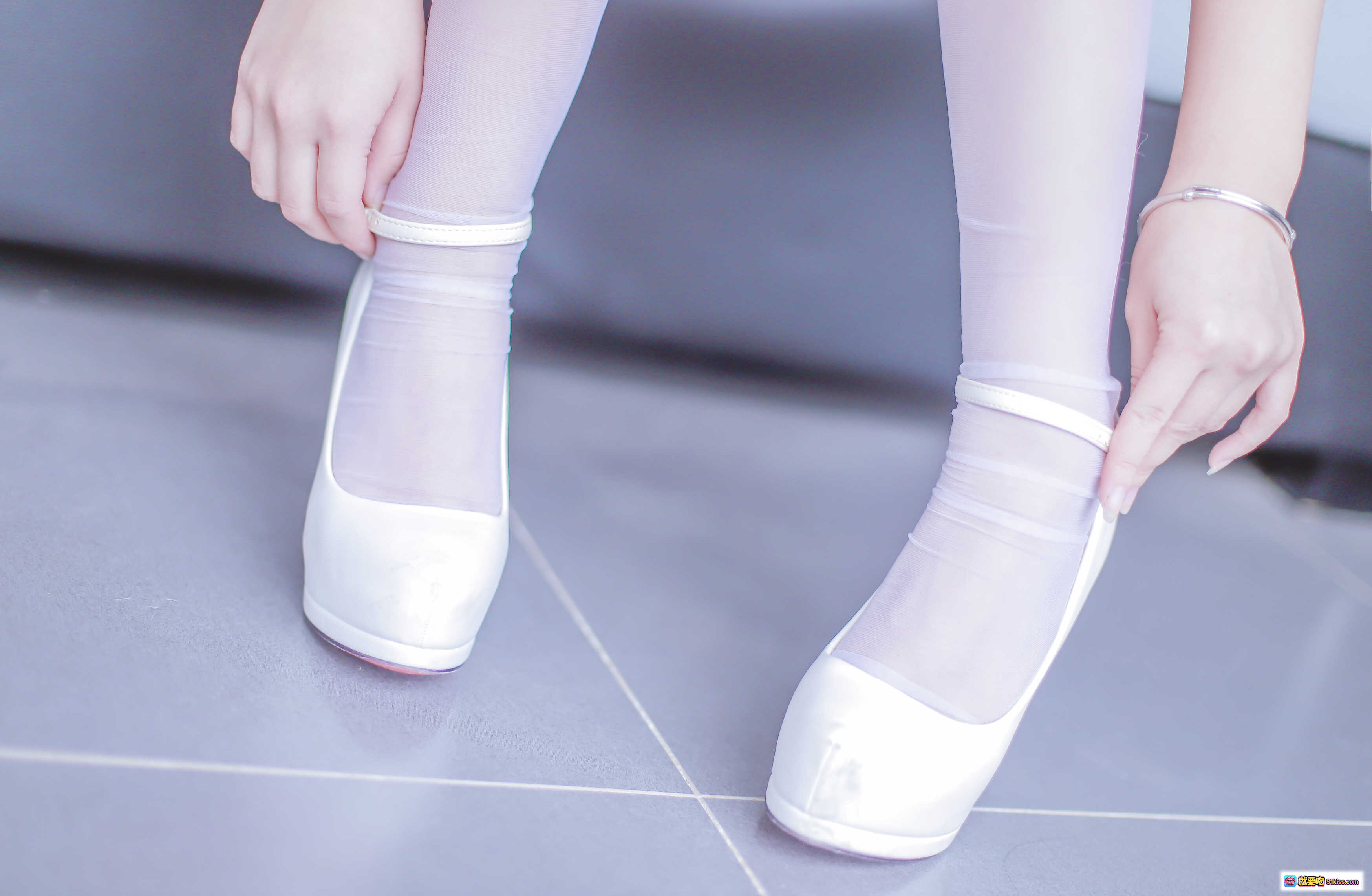 图片[5] - 日奈娇NO.005蓝色女仆写真46P413MB 白丝美腿足控特写 二次元萌系cosplay高清图集 - 就要吻