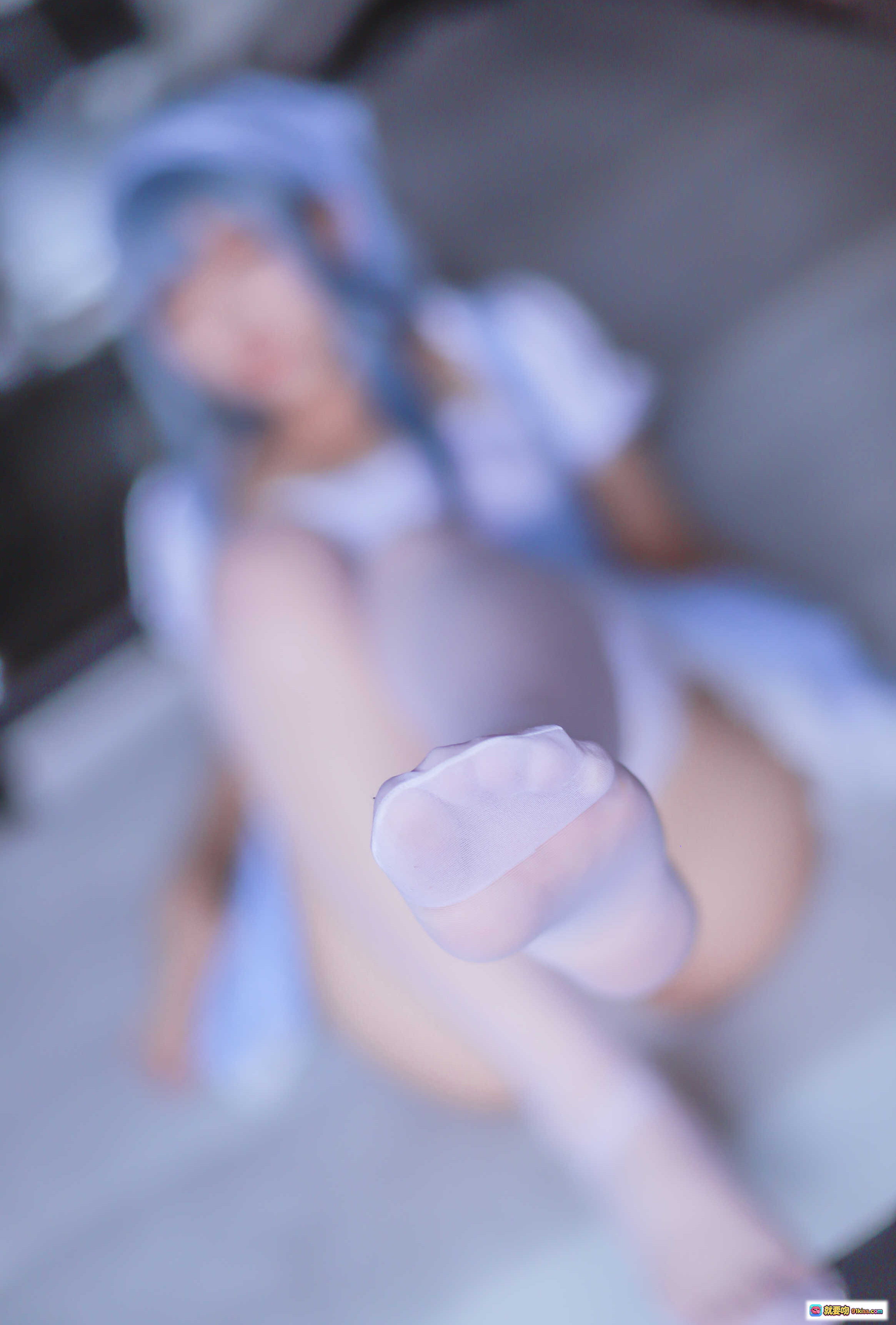 日奈娇NO.005蓝色女仆写真46P413MB 白丝美腿足控特写 二次元萌系cosplay高清图集 - 就要吻