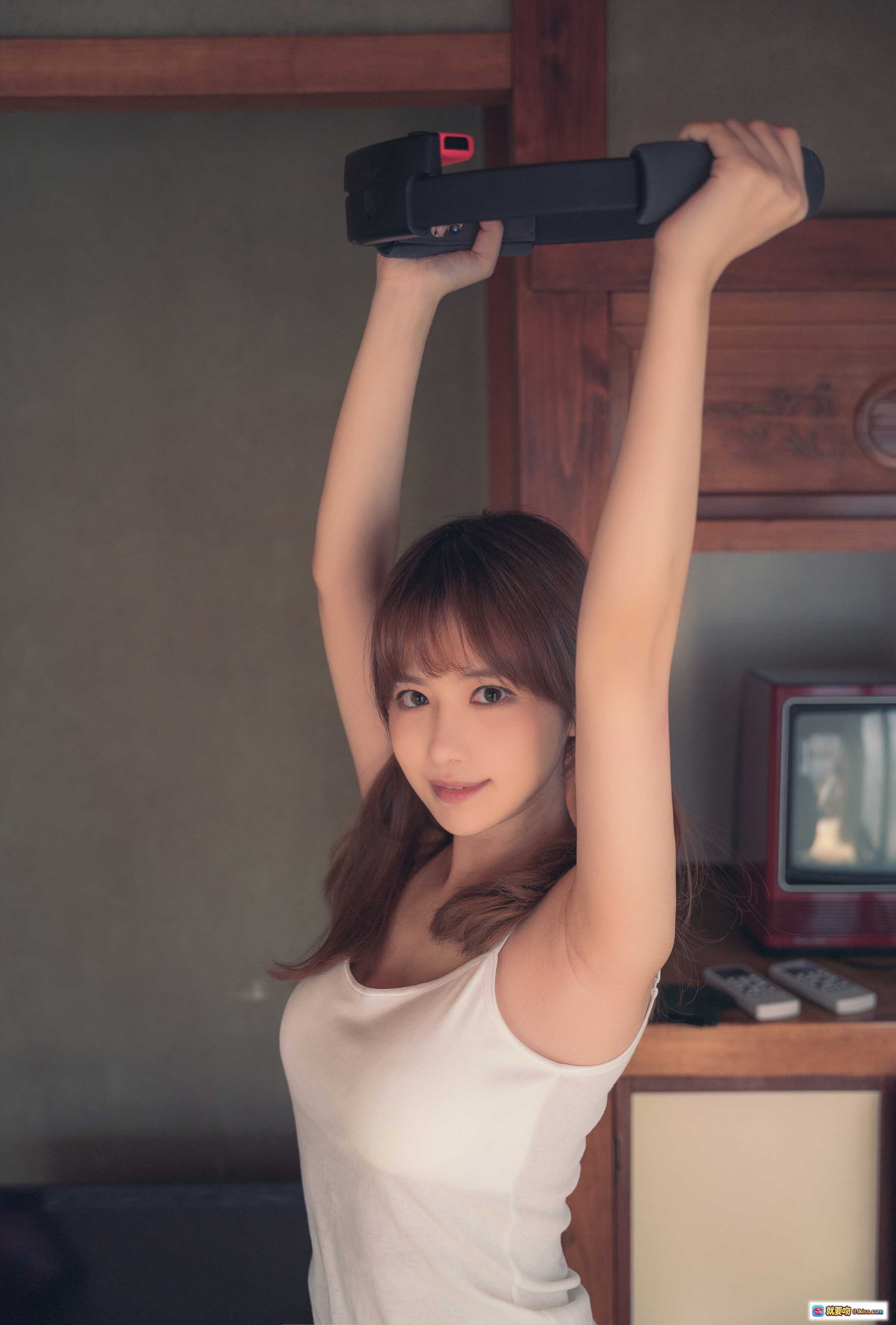 图片[6] - Shika小鹿鹿 NO.079 小鹿日和 绘事空 下册 20P 105MB 红发少女 黑裙露背写真 夕阳逆光人像 柔美日系风格 高清摄影图集 - 就要吻