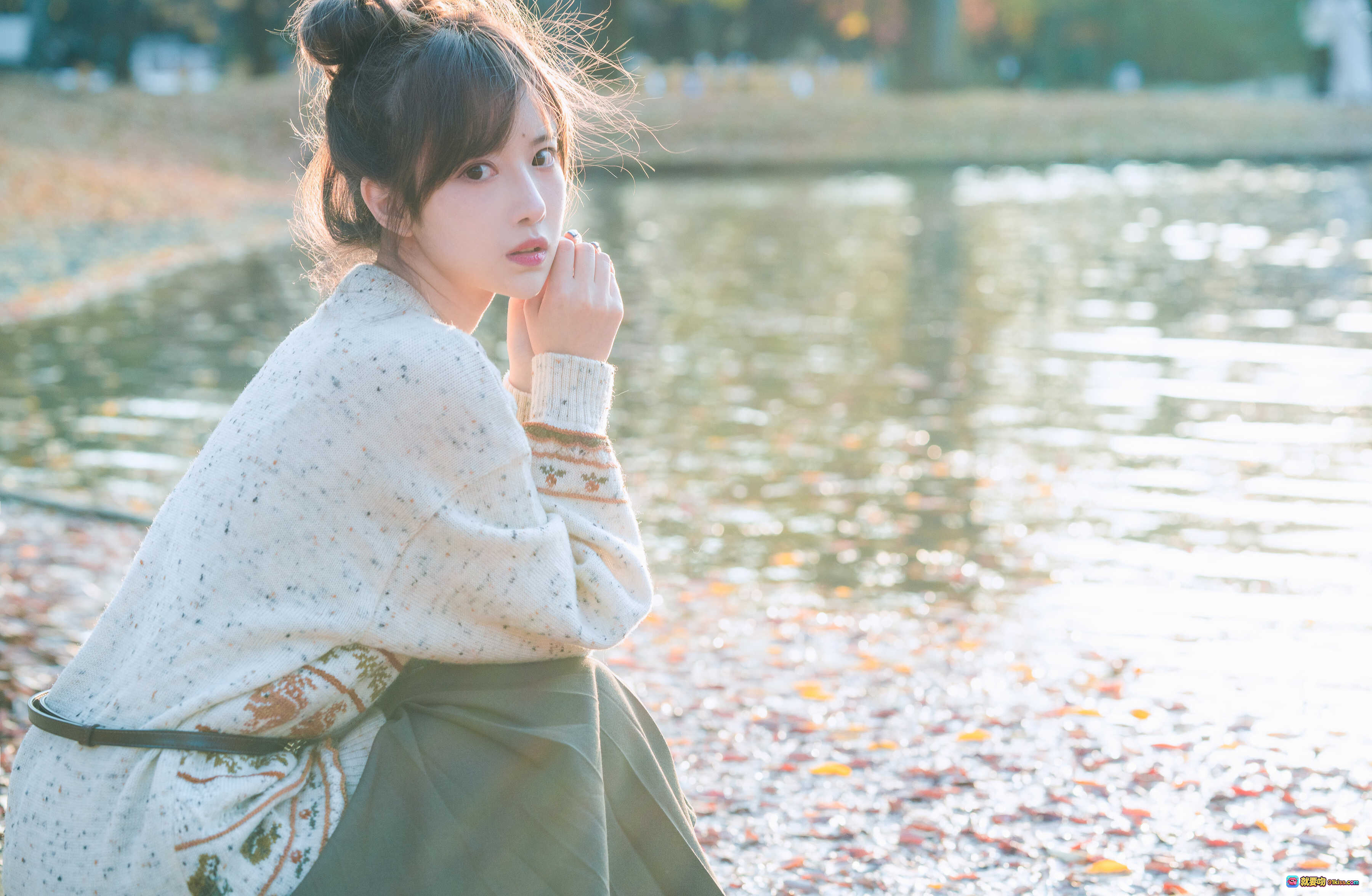 图片[2] - Shika小鹿鹿 NO.079 小鹿日和 绘事空 下册 20P 105MB 红发少女 黑裙露背写真 夕阳逆光人像 柔美日系风格 高清摄影图集 - 就要吻