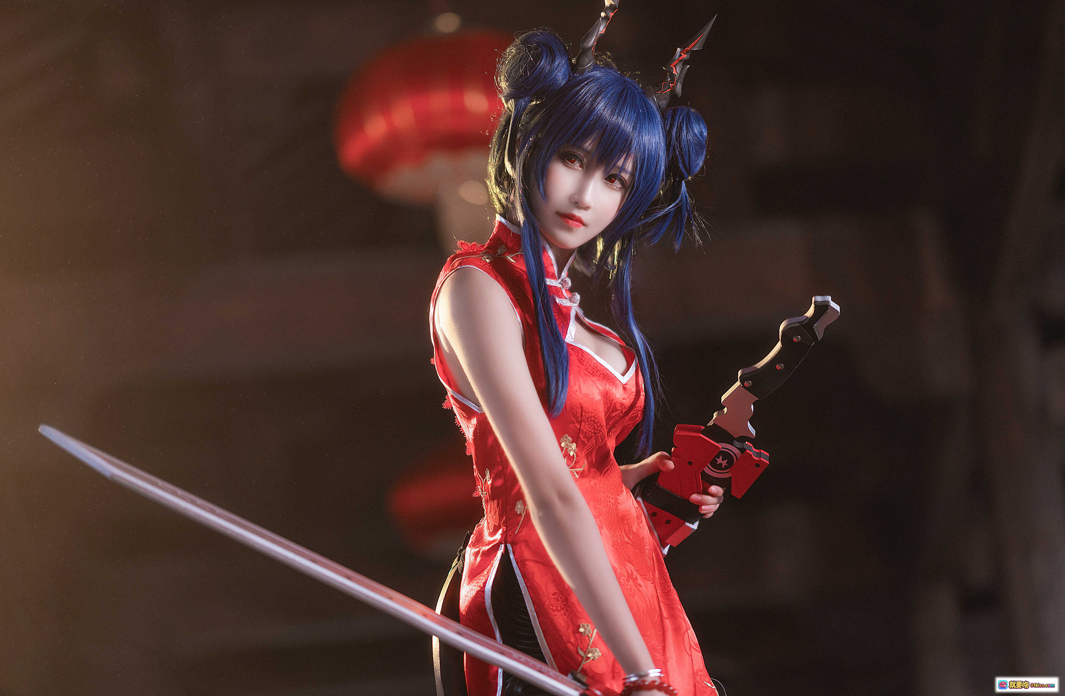 图片[9] - 明日方舟陈旗袍写真 三度69 NO007 红色高跟美腿 木质廊台灯笼背景 12P高清图集 - 就要吻