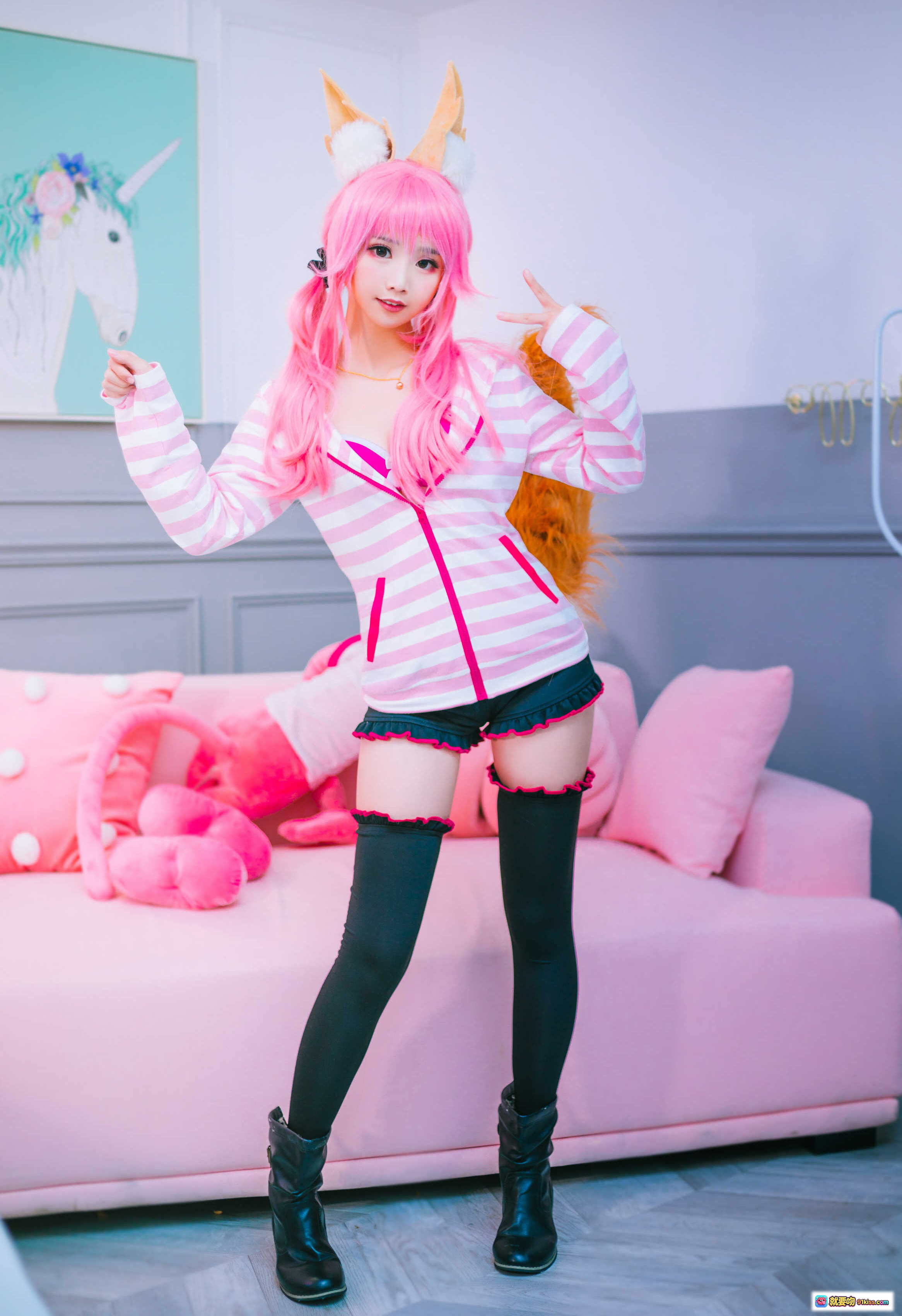 图片[8] - 面饼仙儿NO.037玉藻前日常Cosplay粉发狐耳少女粉白条纹上衣黑袜写真16P - 就要吻