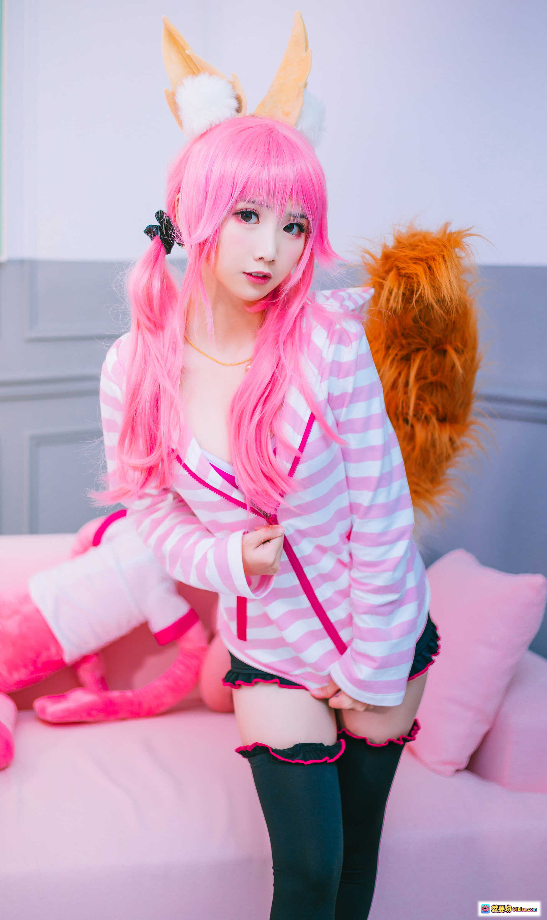 图片[6] - 面饼仙儿NO.037玉藻前日常Cosplay粉发狐耳少女粉白条纹上衣黑袜写真16P - 就要吻