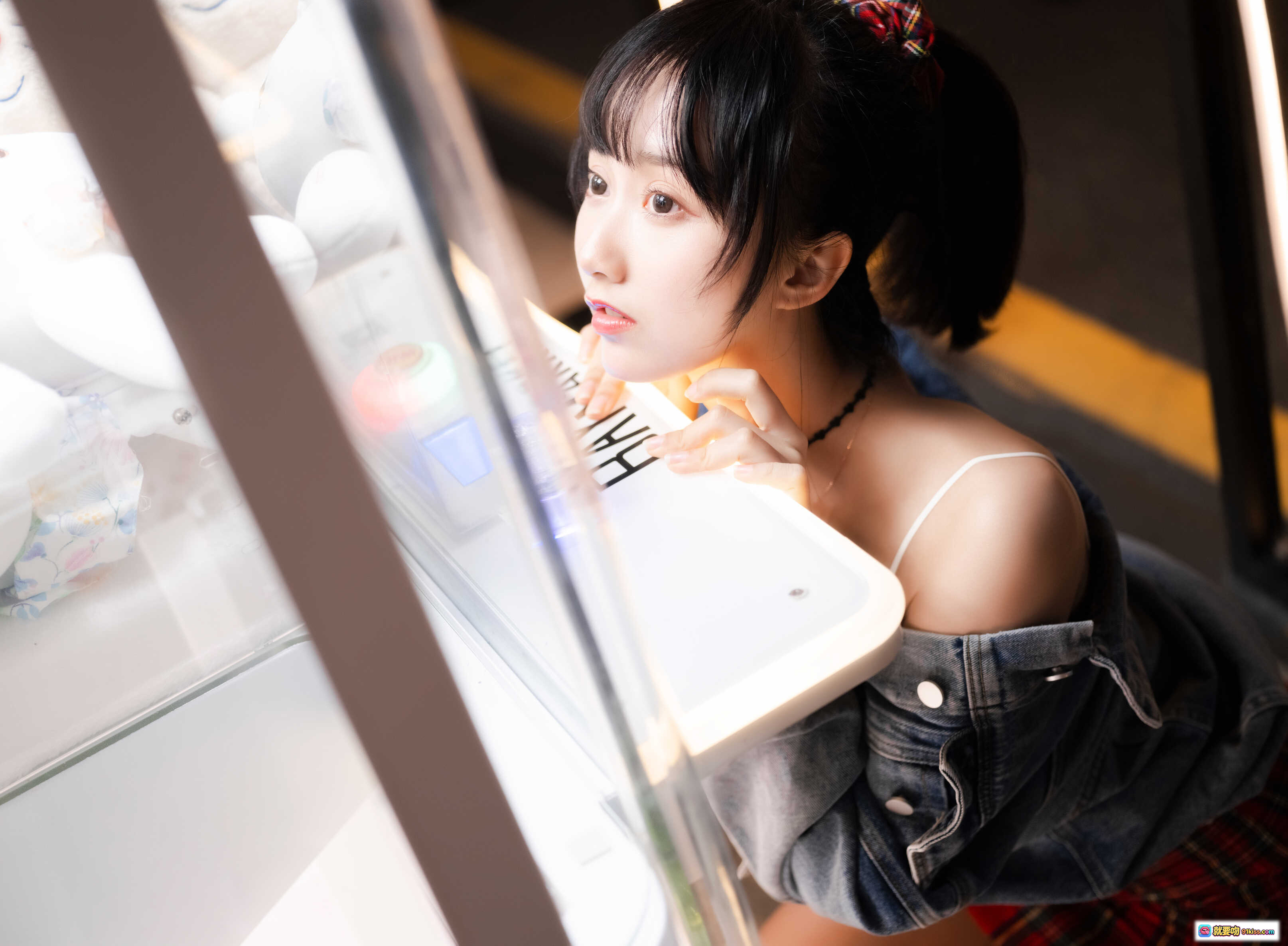 图片[6] - 都市夜恋少女背影写真｜牛仔外套红格裙｜霓虹灯海氛围感｜木绵绵OwO NO.064 26P高清图集 - 就要吻