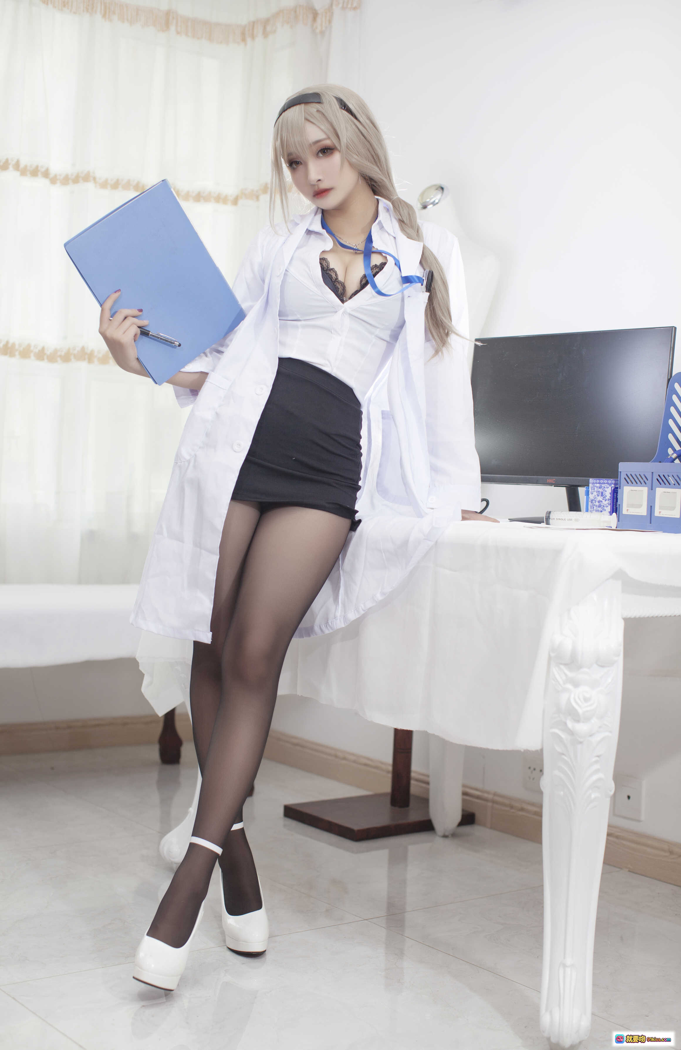 图片[1] - 洛璃LoLiSAMA NO.005实习医生伊格cosplay写真 | 白大褂黑丝美腿 | 医疗主题性感制服 | 34P高清图集 - 就要吻
