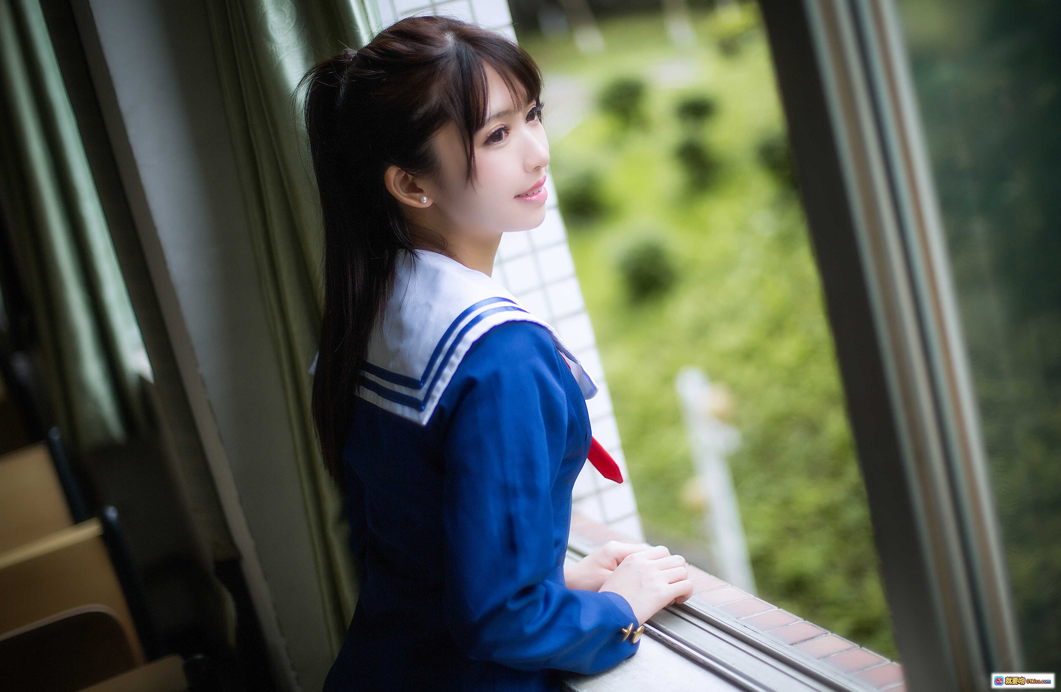 图片[1] - 鳗鱼霏儿NO.059圣人惠校服写真 | 蓝色水手服少女窗边侧颜 | 清新校园风日系美少女摄影 - 就要吻