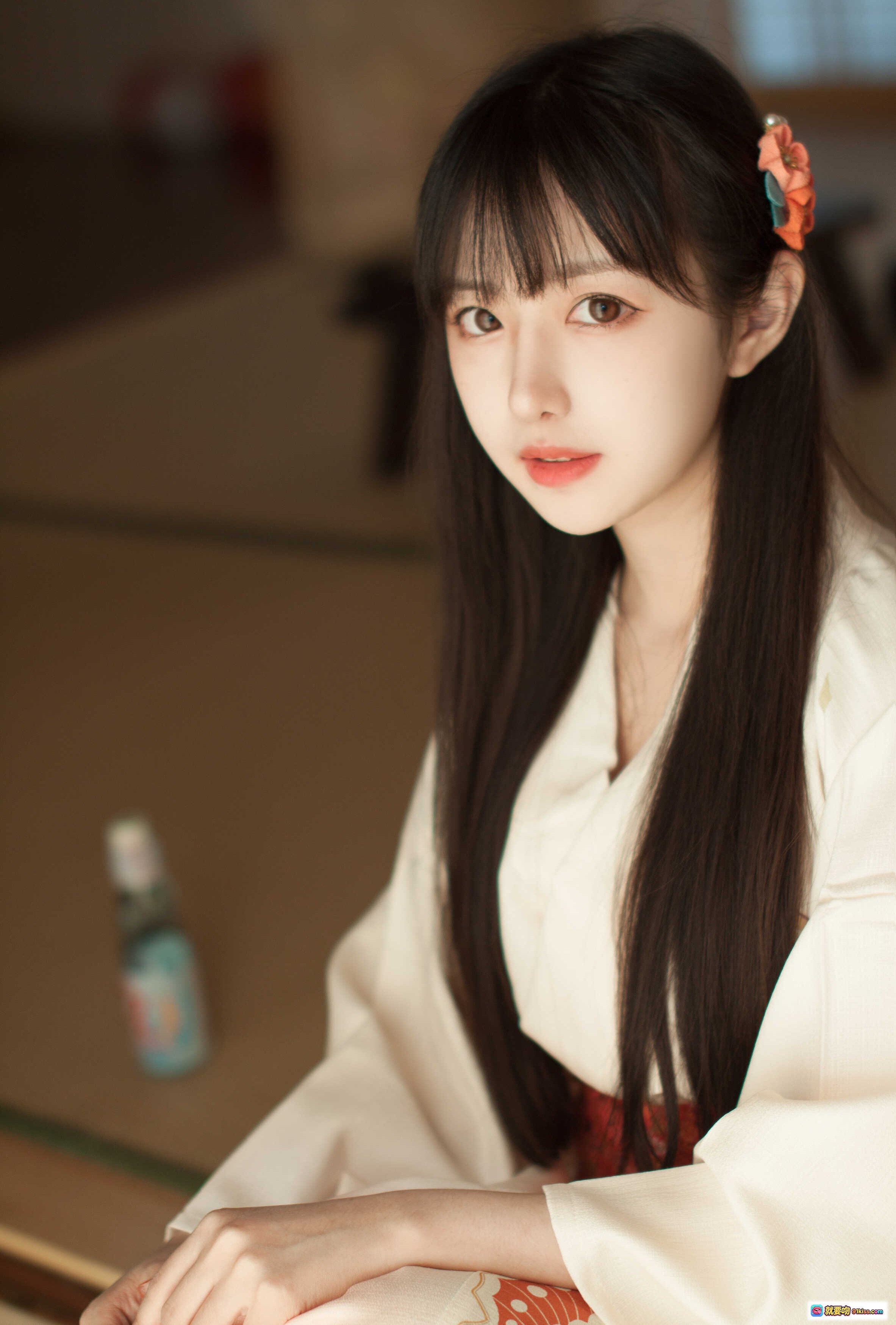 图片[8] - Shika小鹿鹿NO.011和服写真 | 日式传统白底红腰带和服少女 | 日本庭院背景 | 精致发饰与温柔气质 | 19P高清图集 - 就要吻