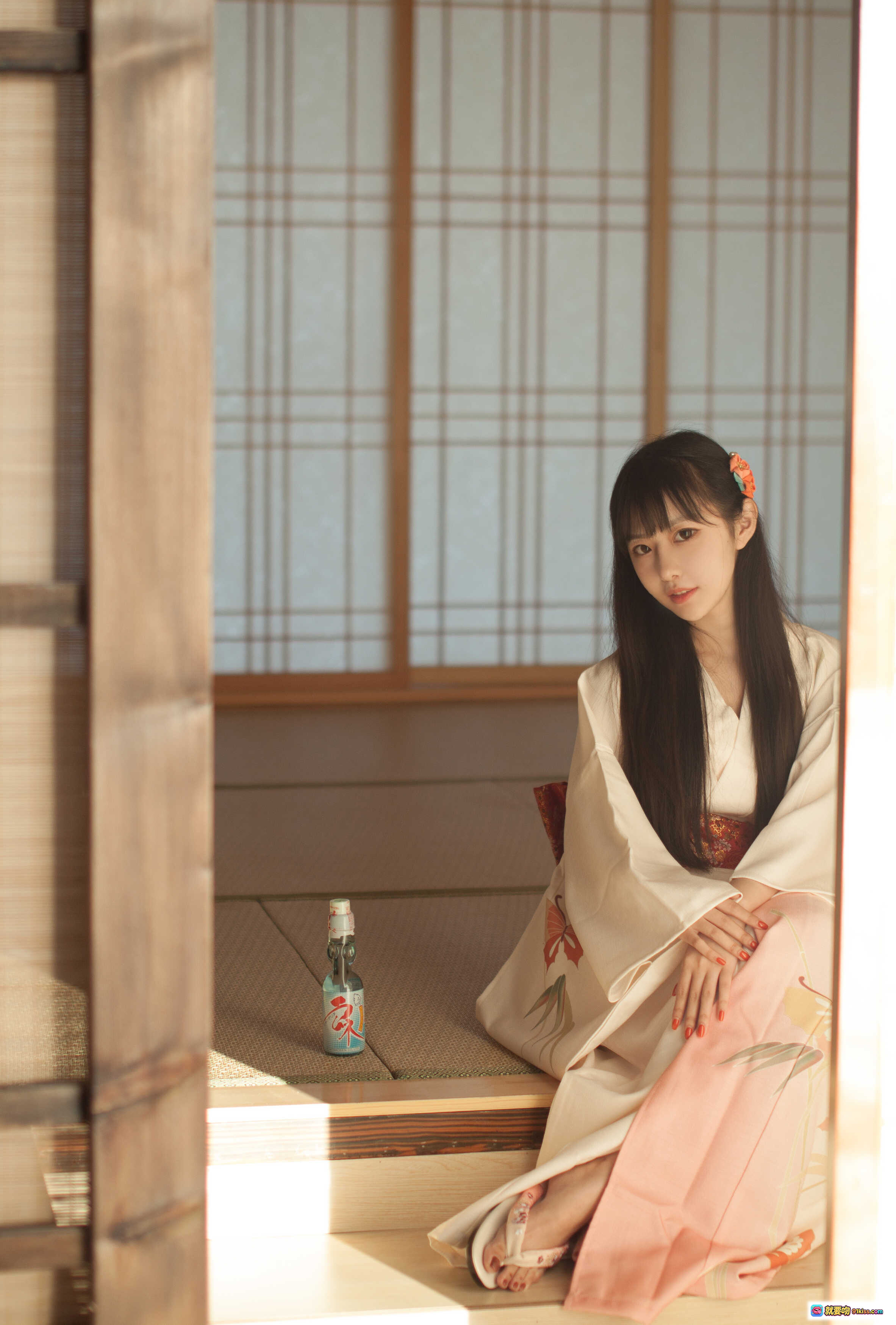 图片[6] - Shika小鹿鹿NO.011和服写真 | 日式传统白底红腰带和服少女 | 日本庭院背景 | 精致发饰与温柔气质 | 19P高清图集 - 就要吻