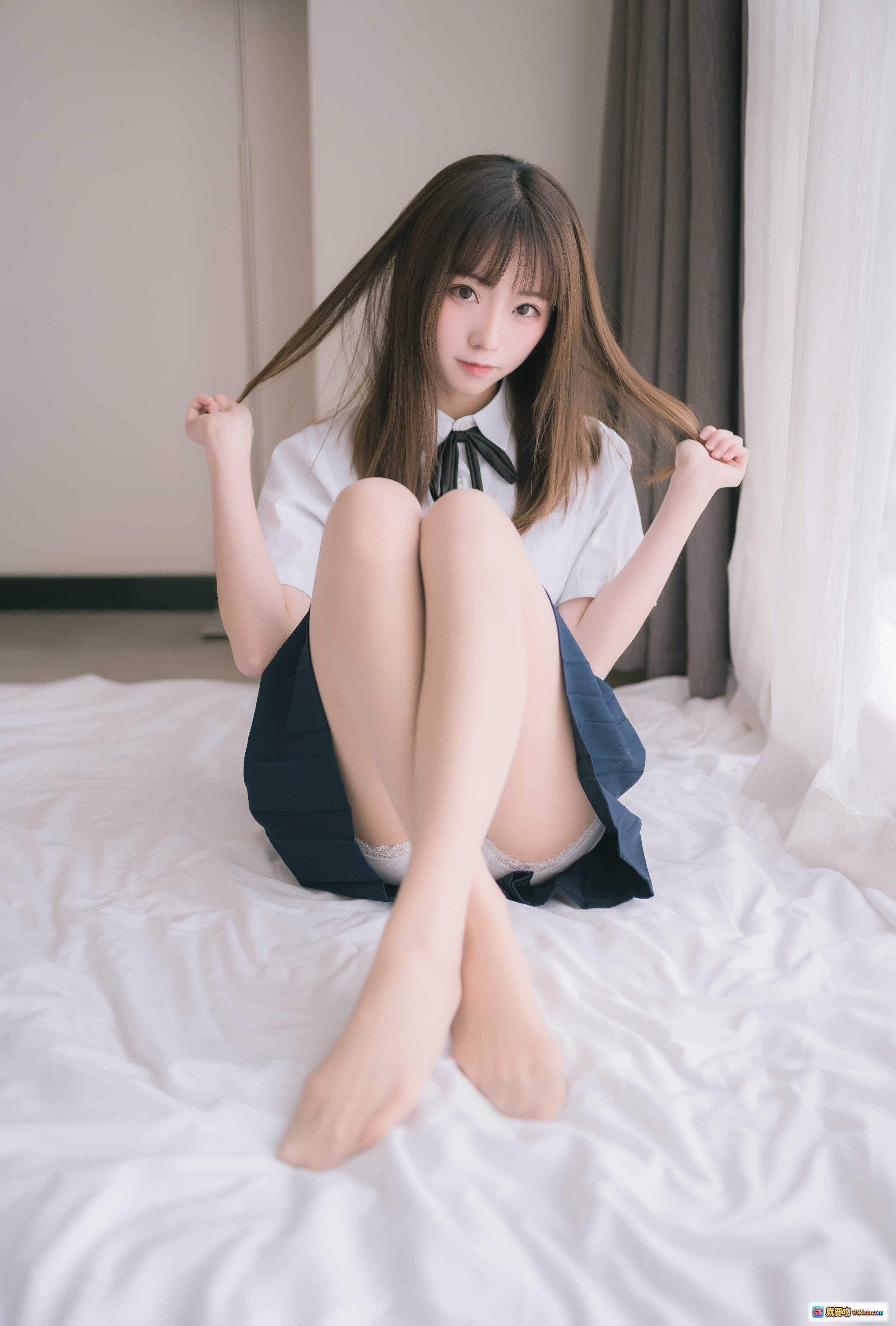 图片[3] - Kitaro绮太郎NO.002 JK少女美腿写真 48P高清图集 白衬衫黑短裙纯欲风 室内窗边自然光拍摄 无视频 - 就要吻