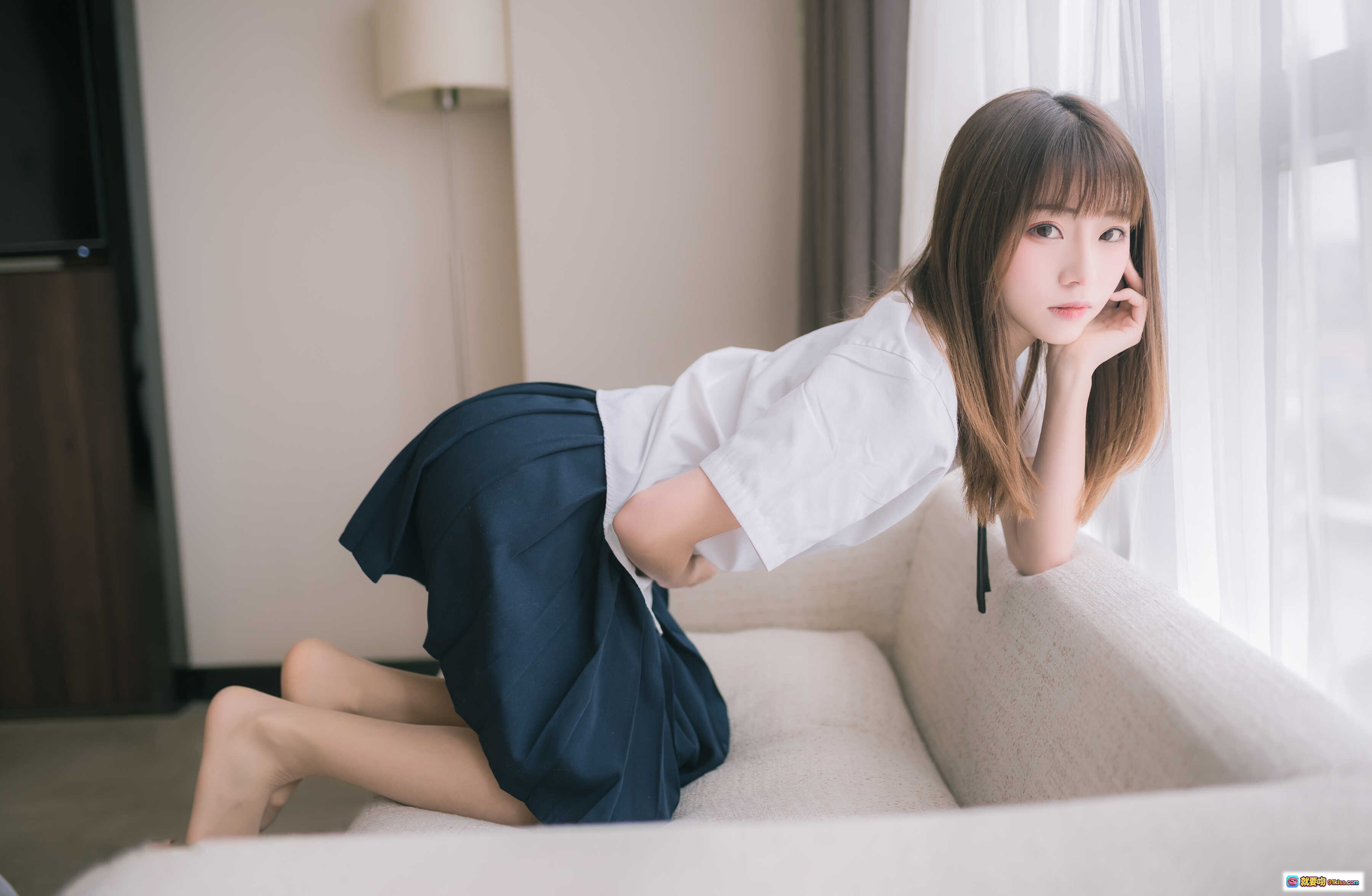 图片[9] - Kitaro绮太郎NO.002 JK少女美腿写真 48P高清图集 白衬衫黑短裙纯欲风 室内窗边自然光拍摄 无视频 - 就要吻