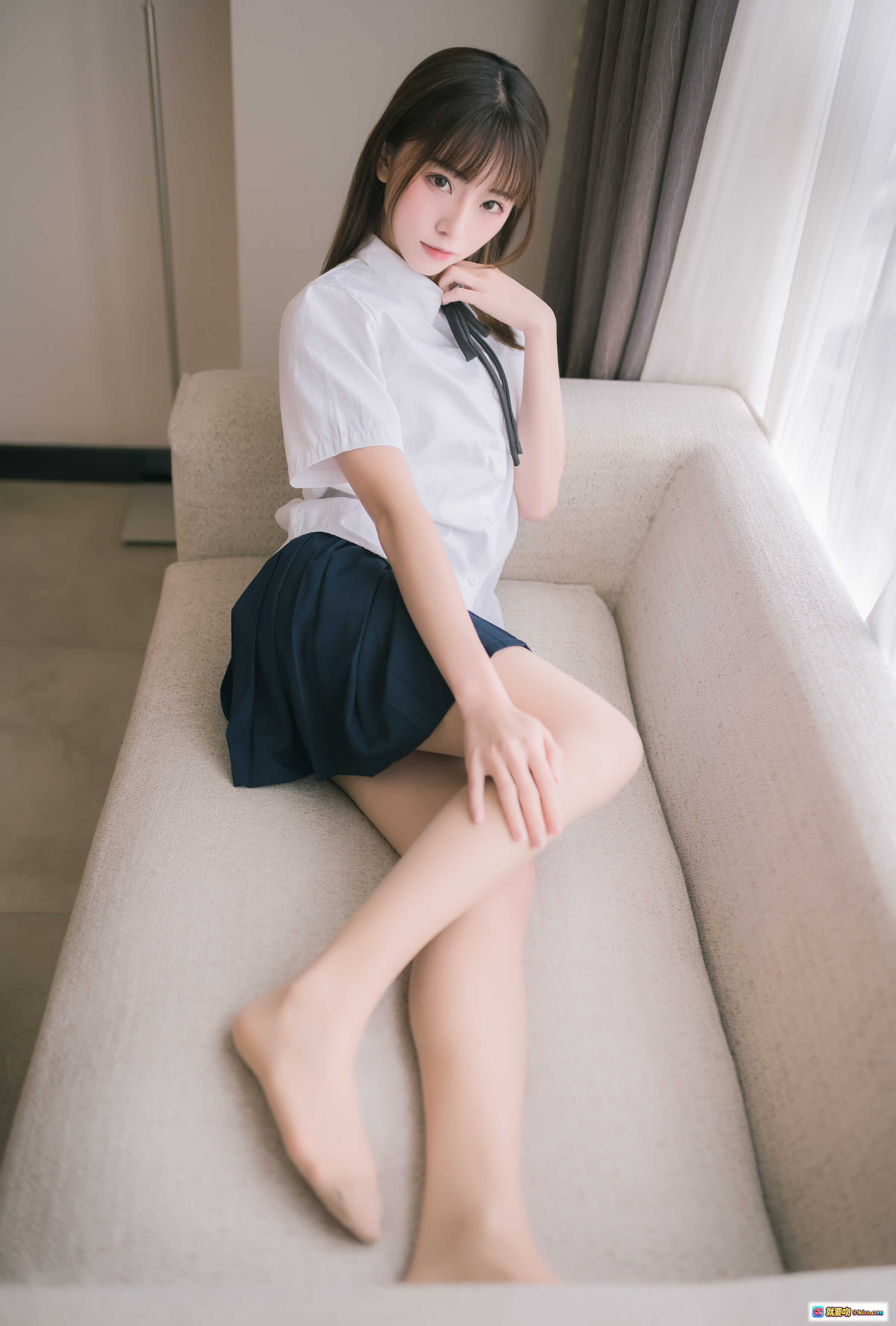 图片[10] - Kitaro绮太郎NO.002 JK少女美腿写真 48P高清图集 白衬衫黑短裙纯欲风 室内窗边自然光拍摄 无视频 - 就要吻