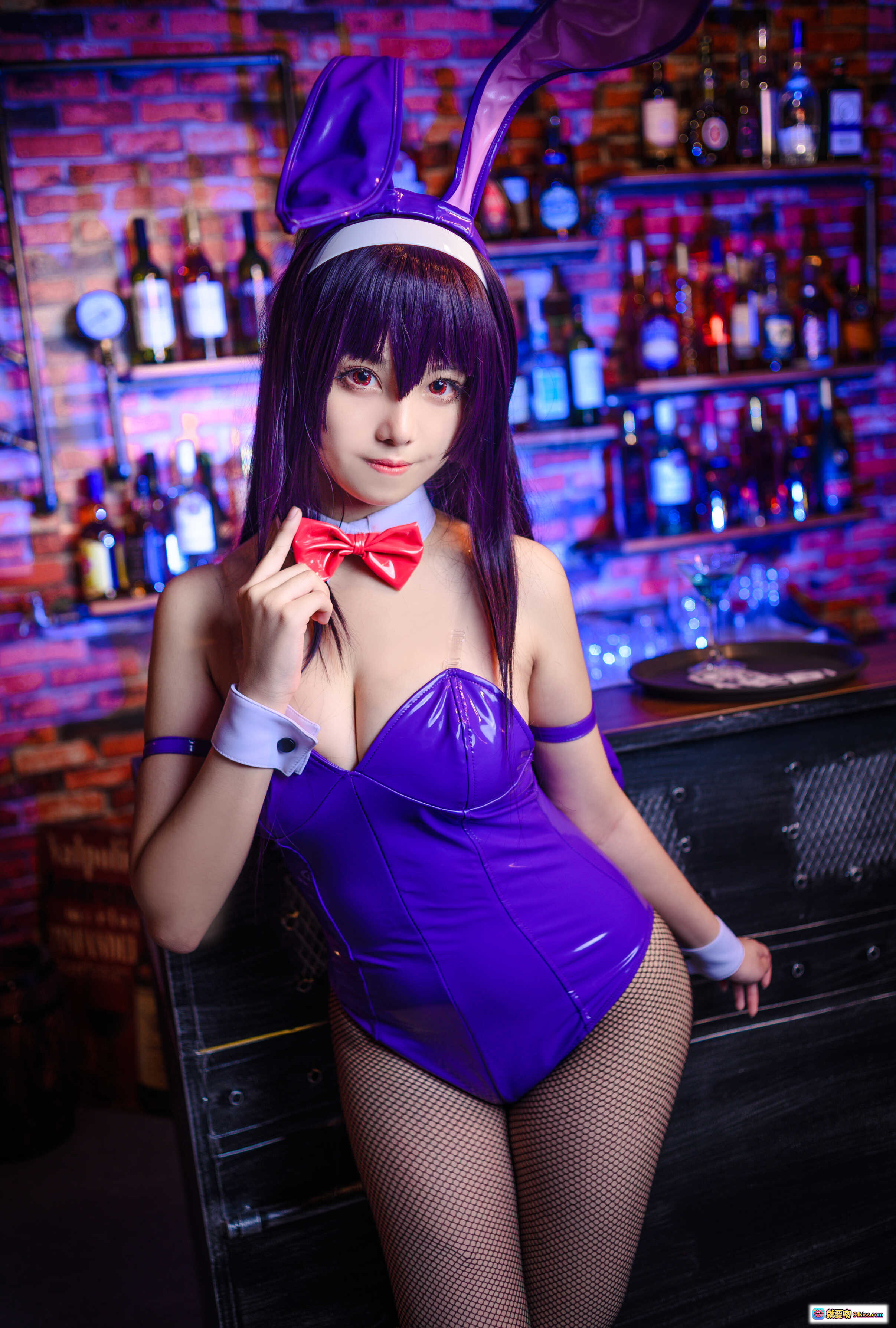 图片[8] - 蜜汁猫裘NO.018诗羽兔女郎紫色亮面紧身衣+红色蝴蝶结+渔网袜写真25P高清图集 - 就要吻