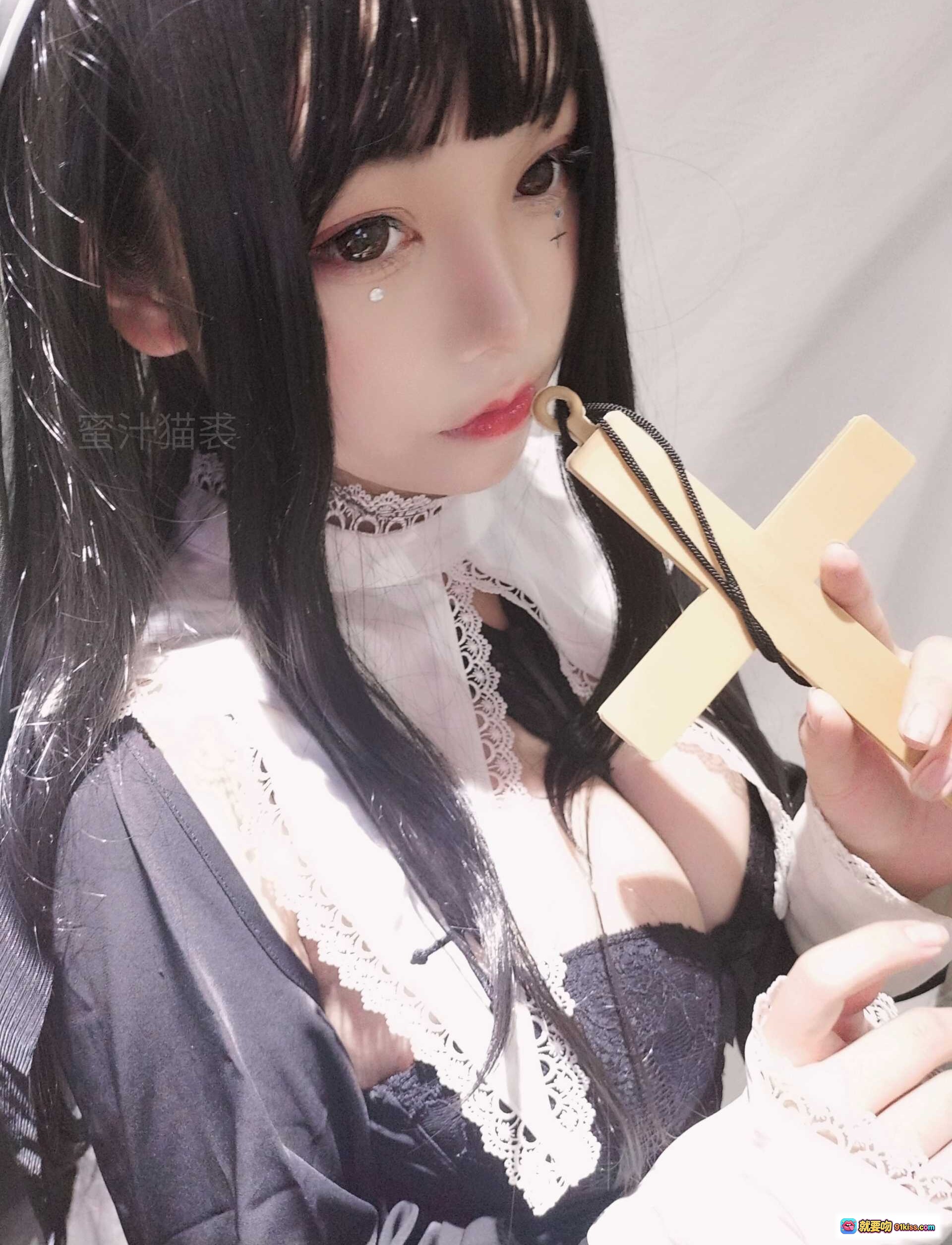 图片[4] - 蜜汁猫裘NO.006修女cosplay黑发蕾丝圣衣手持十字架性感写真25P高清图集 - 就要吻