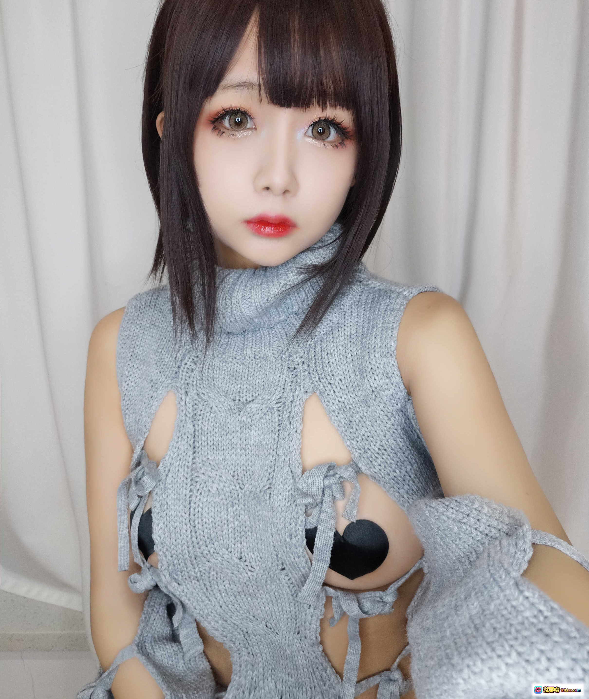 图片[4] - 日奈娇NO.016毛衣写真36P170MB 灰色高领无袖针织衫+黑色渔网袜+齐刘海短发少女风私房美图 - 就要吻