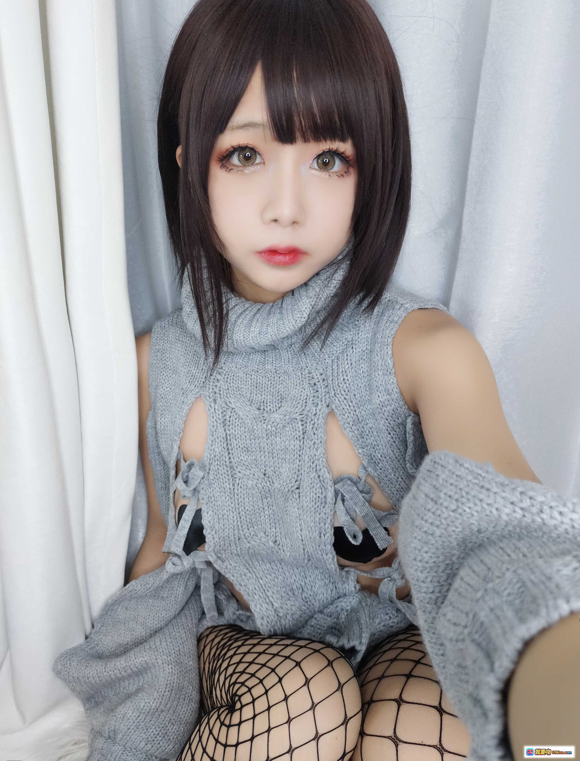 图片[10] - 日奈娇NO.016毛衣写真36P170MB 灰色高领无袖针织衫+黑色渔网袜+齐刘海短发少女风私房美图 - 就要吻