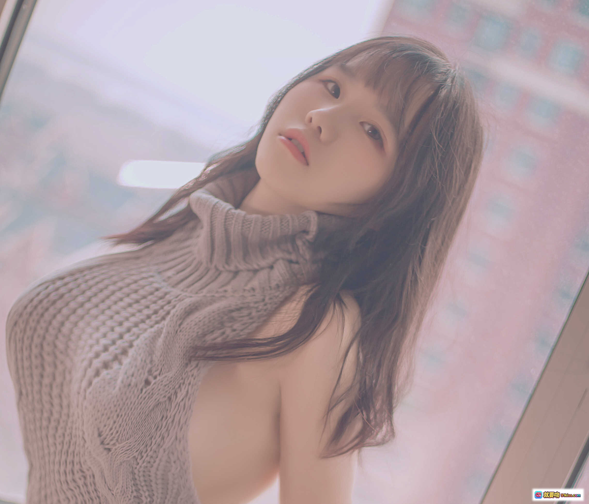 图片[5] - 阿半露背毛衣写真NO.001｜温柔针织高领设计｜28P高清图集｜甜美少女风穿搭｜私房摄影风格 - 就要吻