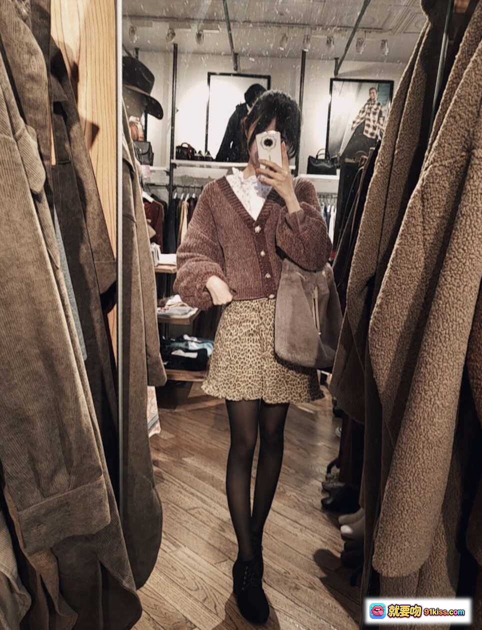 图片[2] - Shika小鹿鹿NO.074夏日自拍写真 25P高清美图 黑色蕾丝内衣镜前自拍 甜美长发少女风 - 就要吻