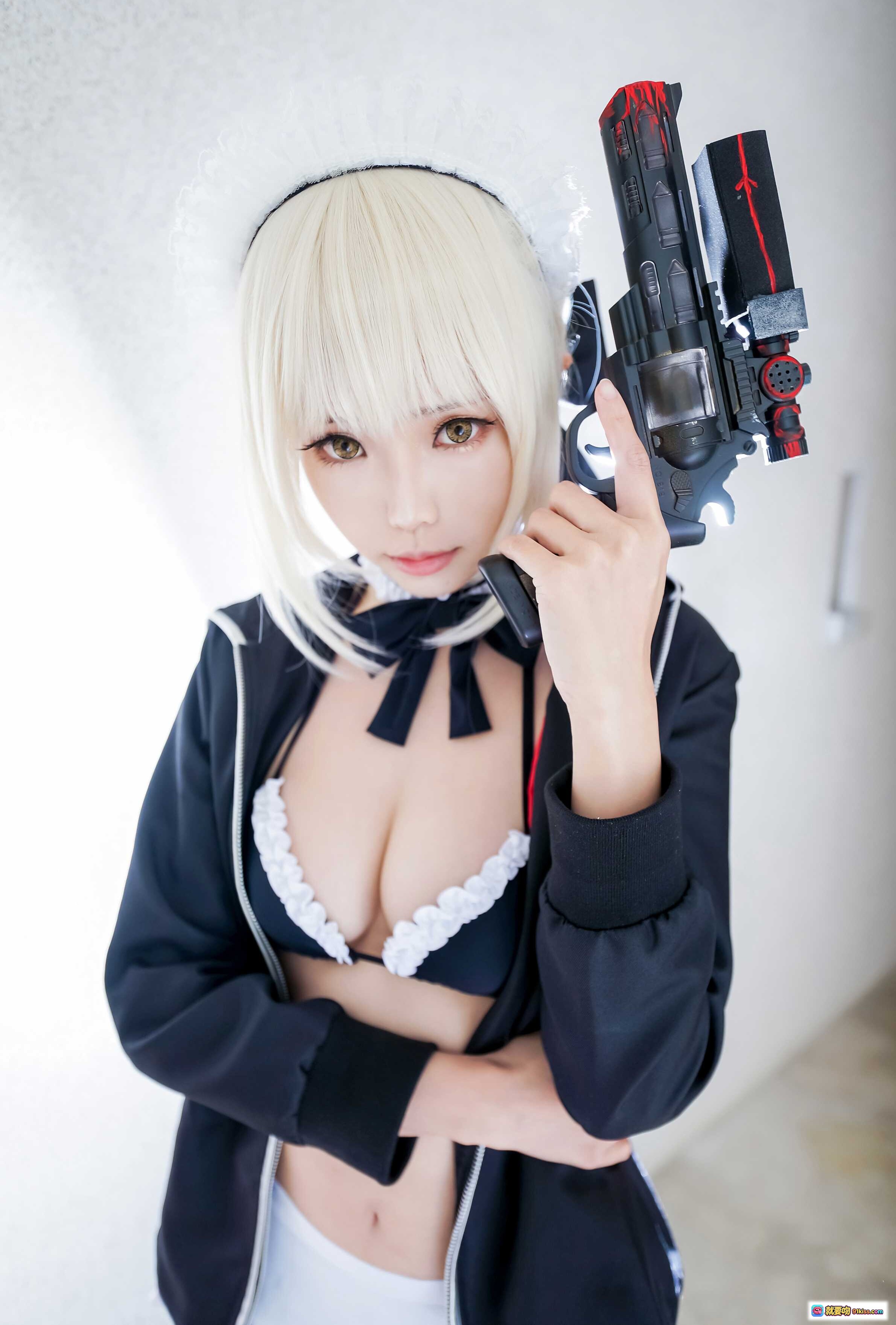 图片[4] - ElyEE子NO.036女仆装Cosplay写真｜黑丝高跟枪械造型｜性感甜美反差萌｜室内场景高清美图 - 就要吻