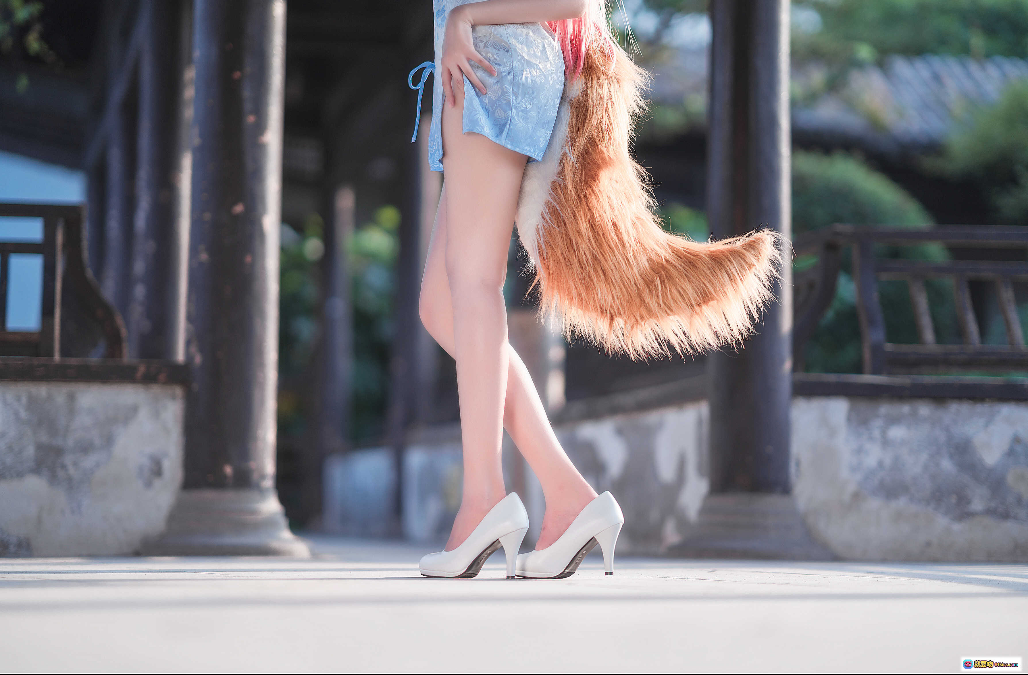 图片[8] - 三度_69 NO.040 旗袍玉藻前Cosplay 粉发狐耳美少女 持扇蹲姿古风写真 41P高清图集 - 就要吻