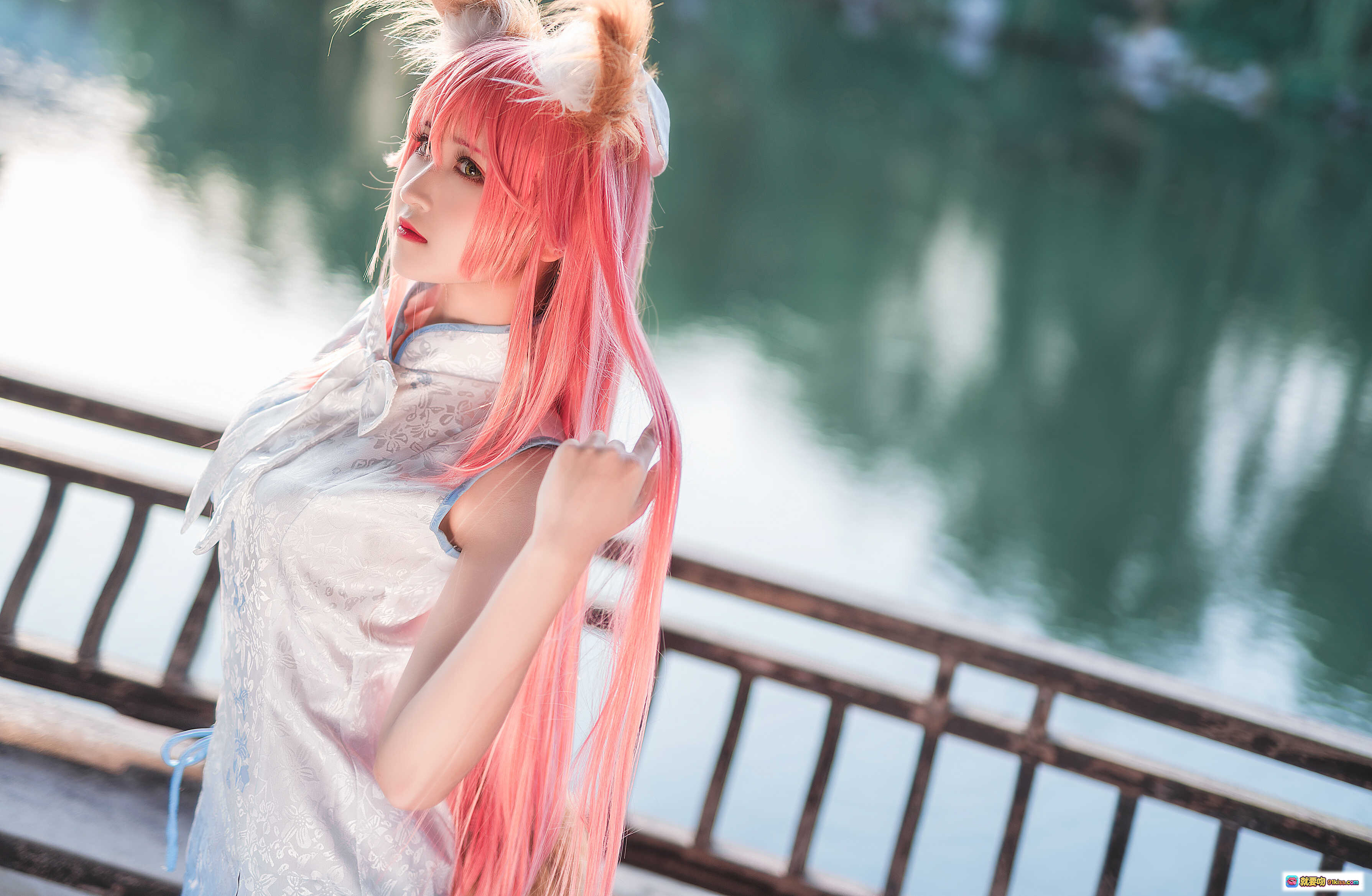 图片[6] - 三度_69 NO.040 旗袍玉藻前Cosplay 粉发狐耳美少女 持扇蹲姿古风写真 41P高清图集 - 就要吻