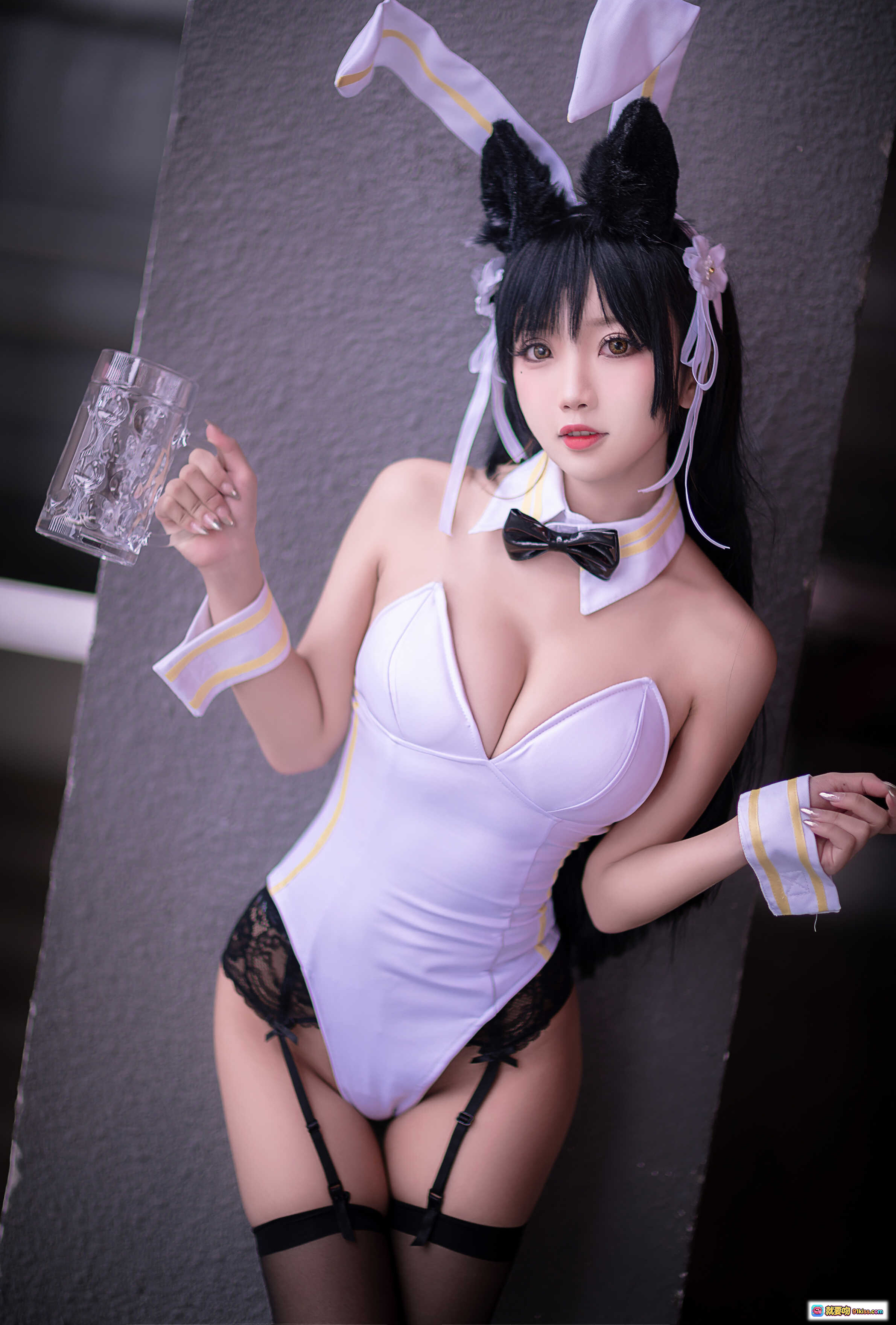 图片[4] - 鬼畜瑶NO.008爱大狗同人兔女郎COS写真 白色紧身衣黑蕾丝吊袜黑丝美腿跪姿性感造型 - 就要吻