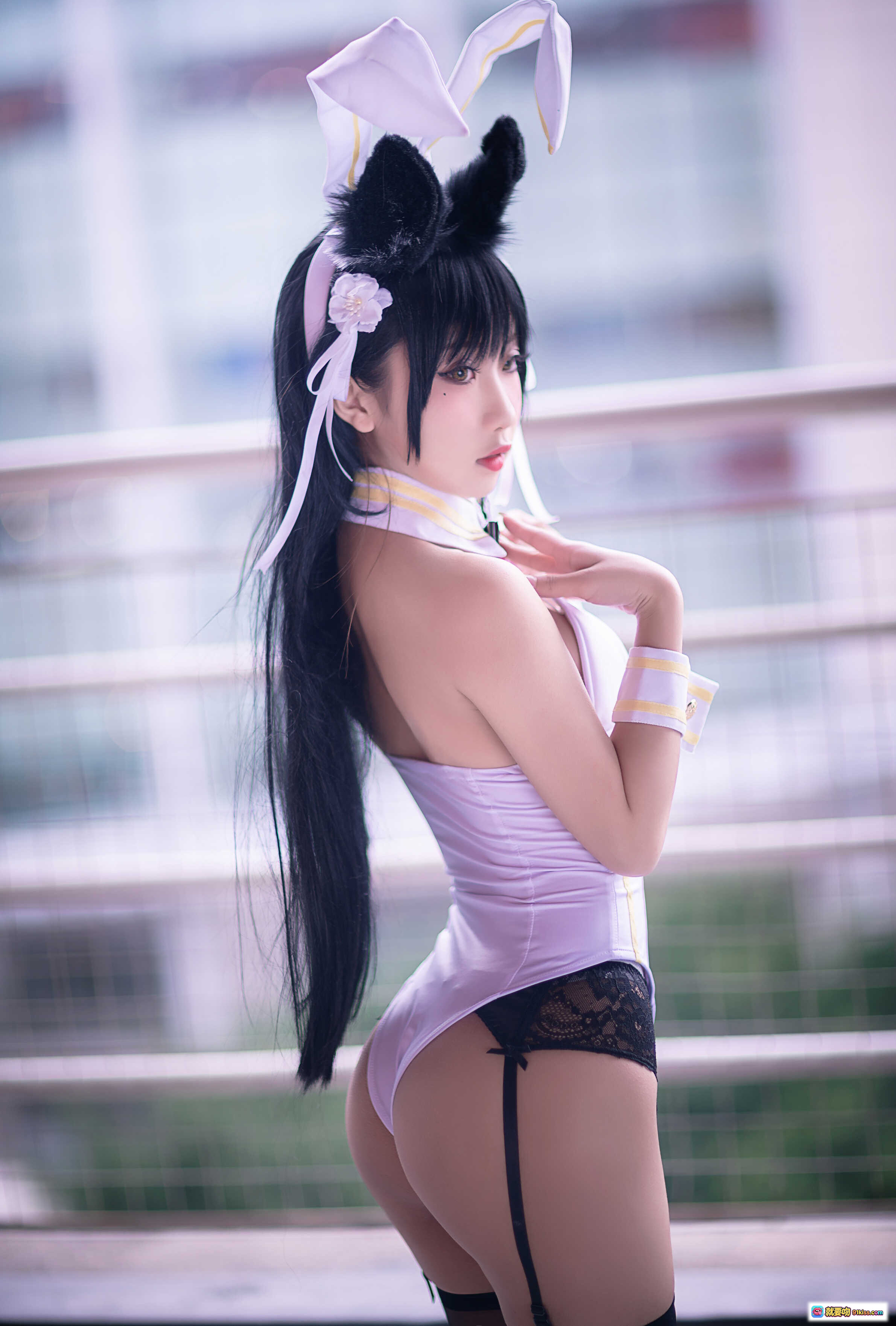 图片[10] - 鬼畜瑶NO.008爱大狗同人兔女郎COS写真 白色紧身衣黑蕾丝吊袜黑丝美腿跪姿性感造型 - 就要吻