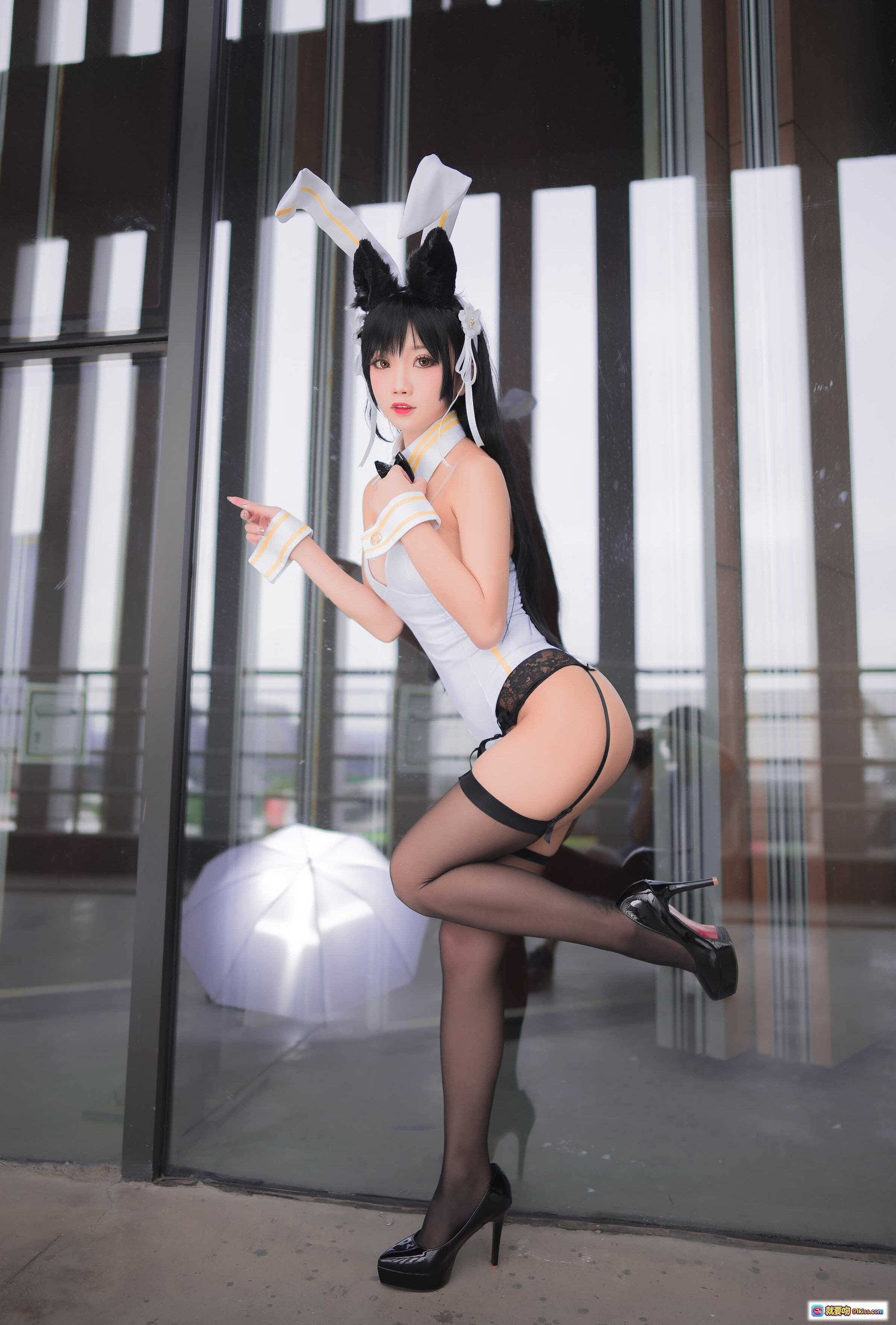 图片[7] - 鬼畜瑶NO.008爱大狗同人兔女郎COS写真 白色紧身衣黑蕾丝吊袜黑丝美腿跪姿性感造型 - 就要吻