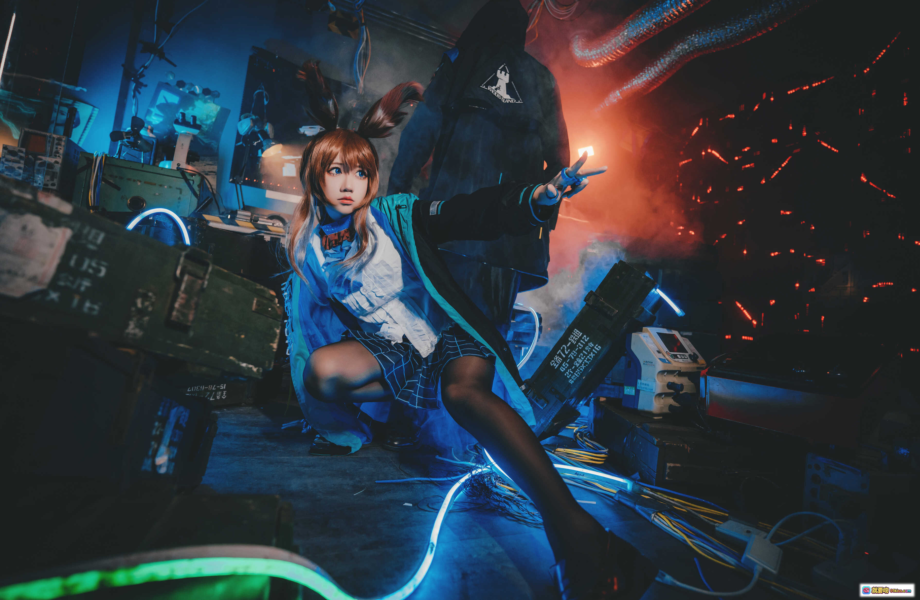 图片[5] - 猫君君_MaoJun NO.012 明日方舟阿米娅Cosplay写真 52P高清美图 蓝格短裙黑丝 thighhigh 电竞风场景 氛围灯光特写 - 就要吻