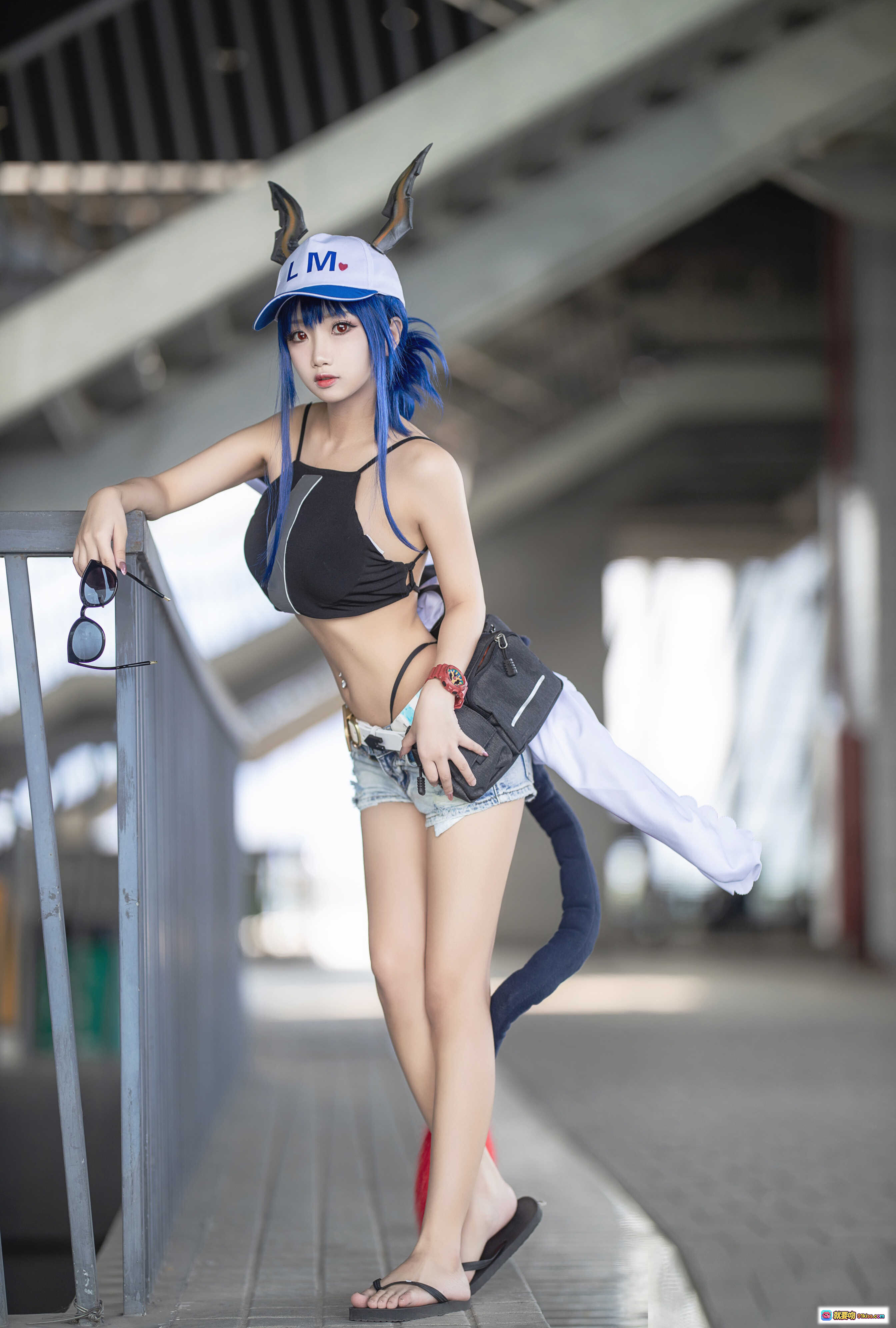 图片[3] - 鬼畜瑶NO.022女游客C cosplay蓝发少女LM帽牛仔短裤性感写真13P57MB - 就要吻