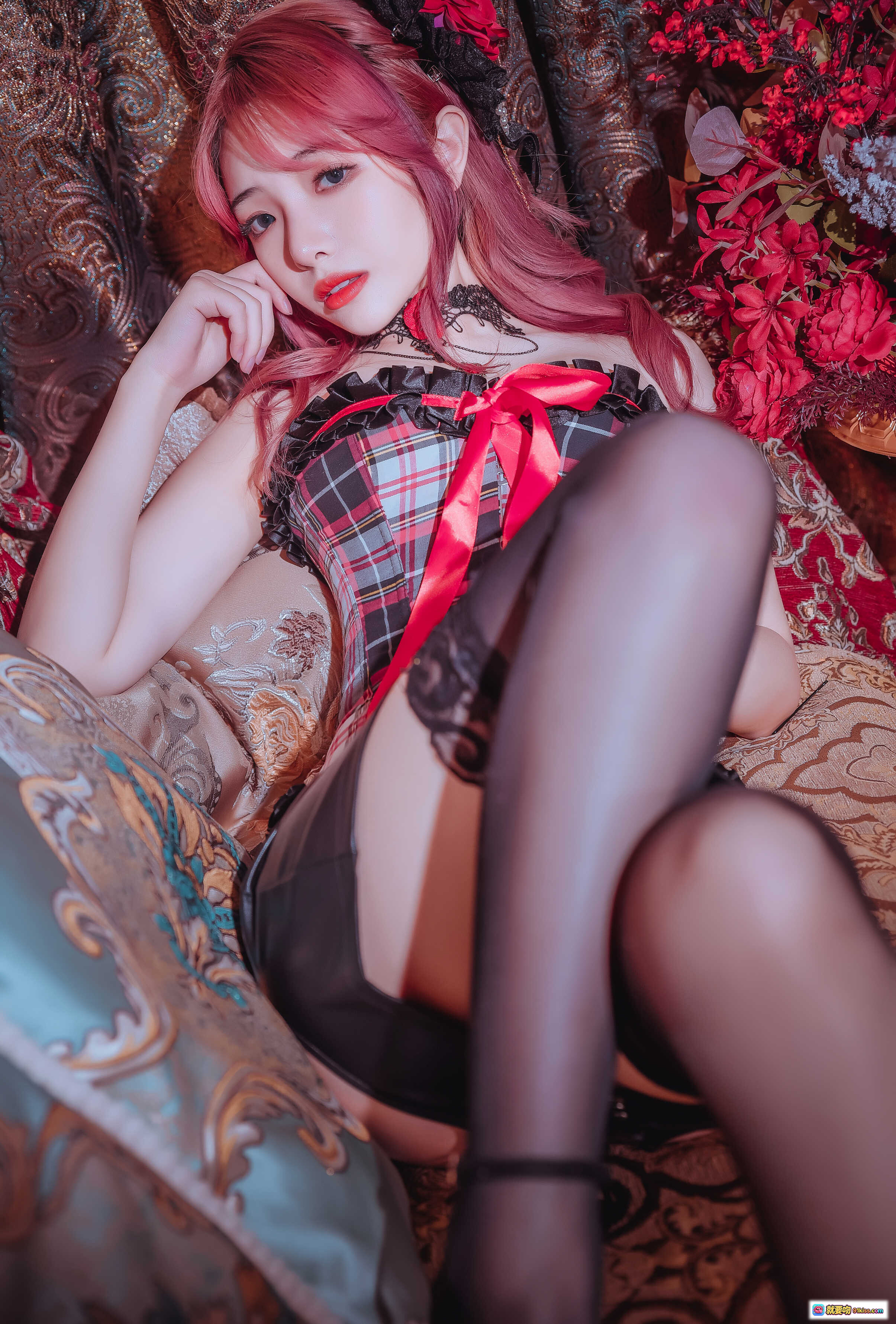 图片[4] - 雯妹不讲道理NO.036红黑格子洛丽塔写真 甜美粉发黑丝蕾丝吊带袜复古宫廷风9P高清图集 - 就要吻